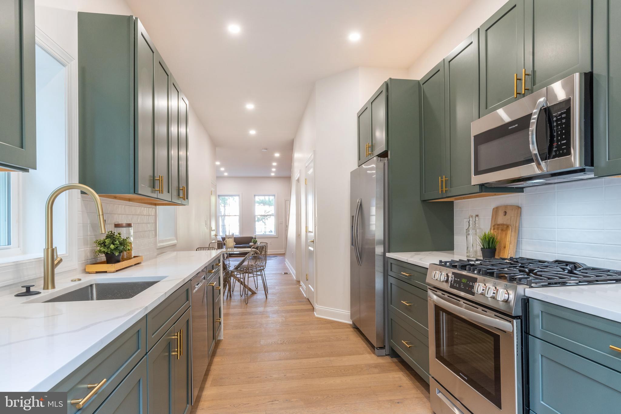 OLDE KENSINGTON - Residential Lease