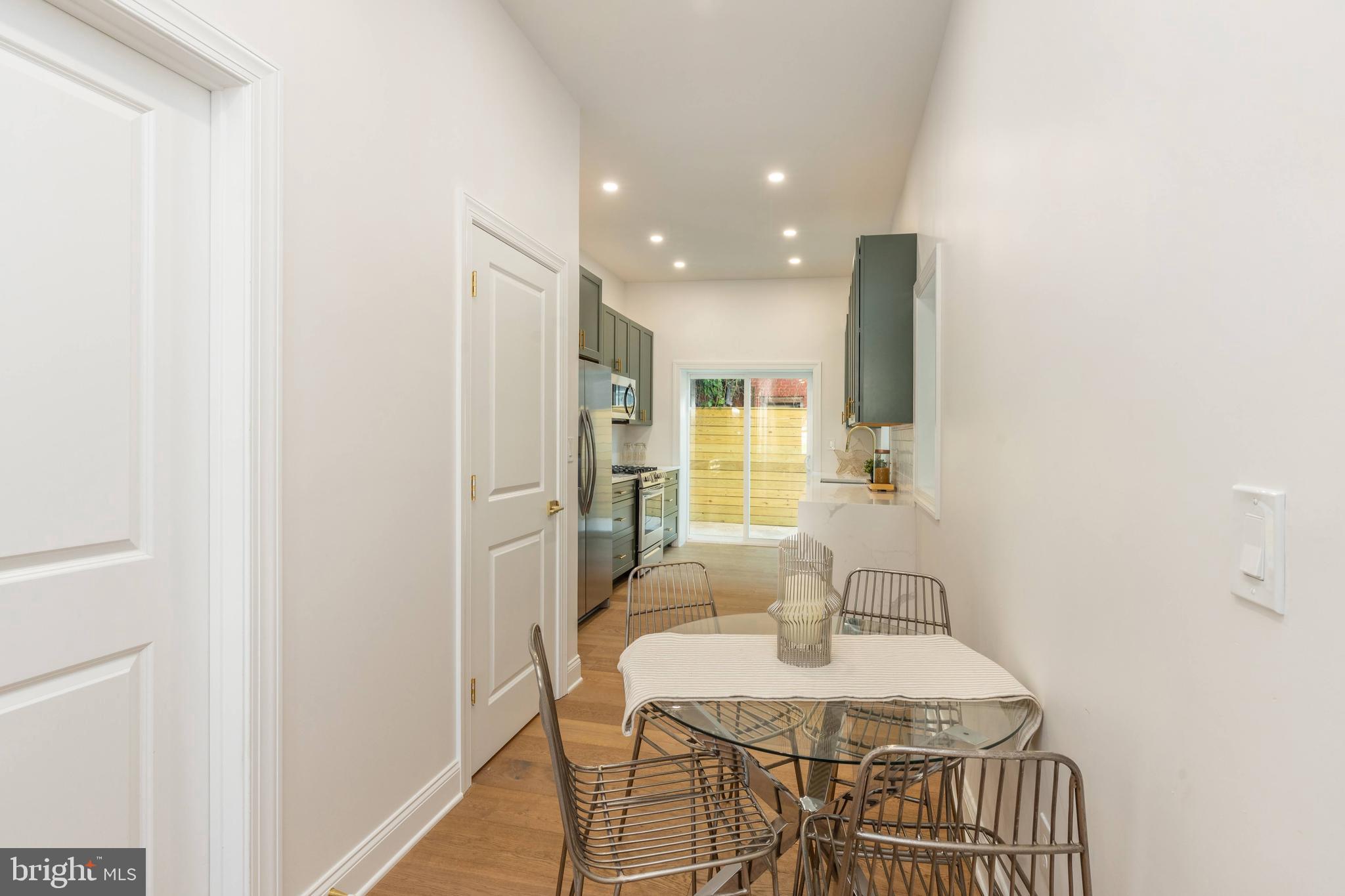 OLDE KENSINGTON - Residential Lease