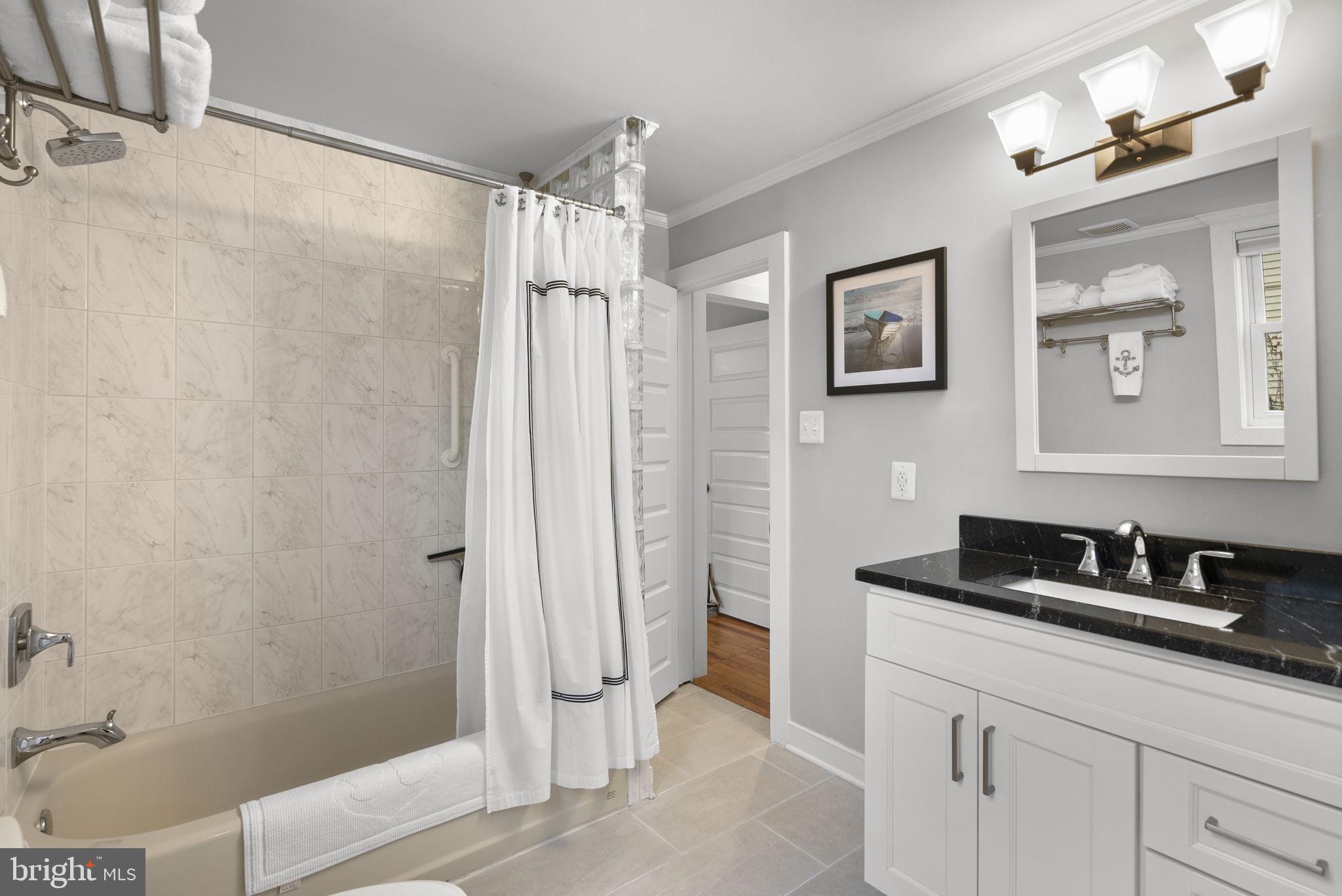 MANHATTAN BEACH - Residential