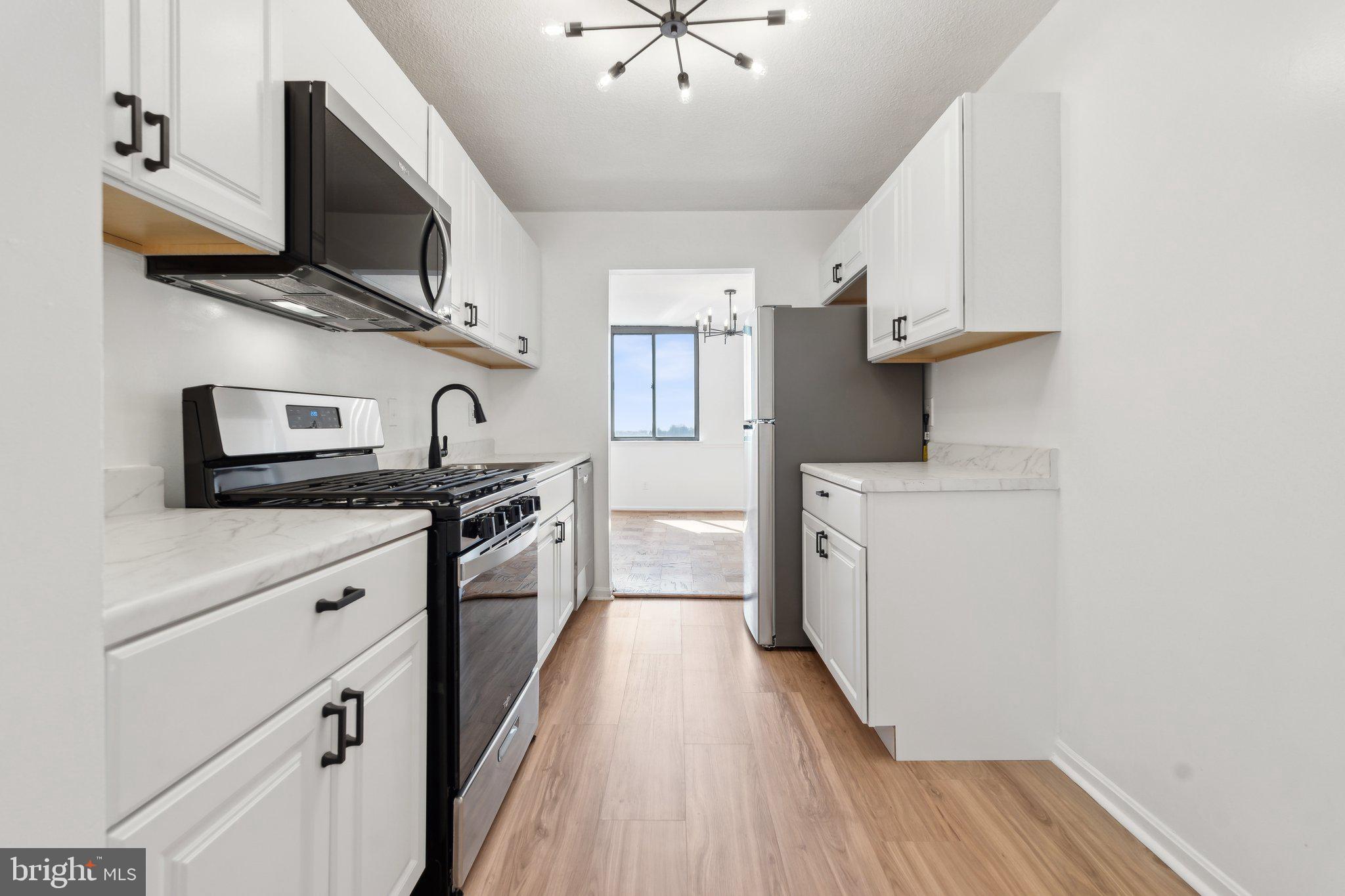 118 MONROE STREET 118-702