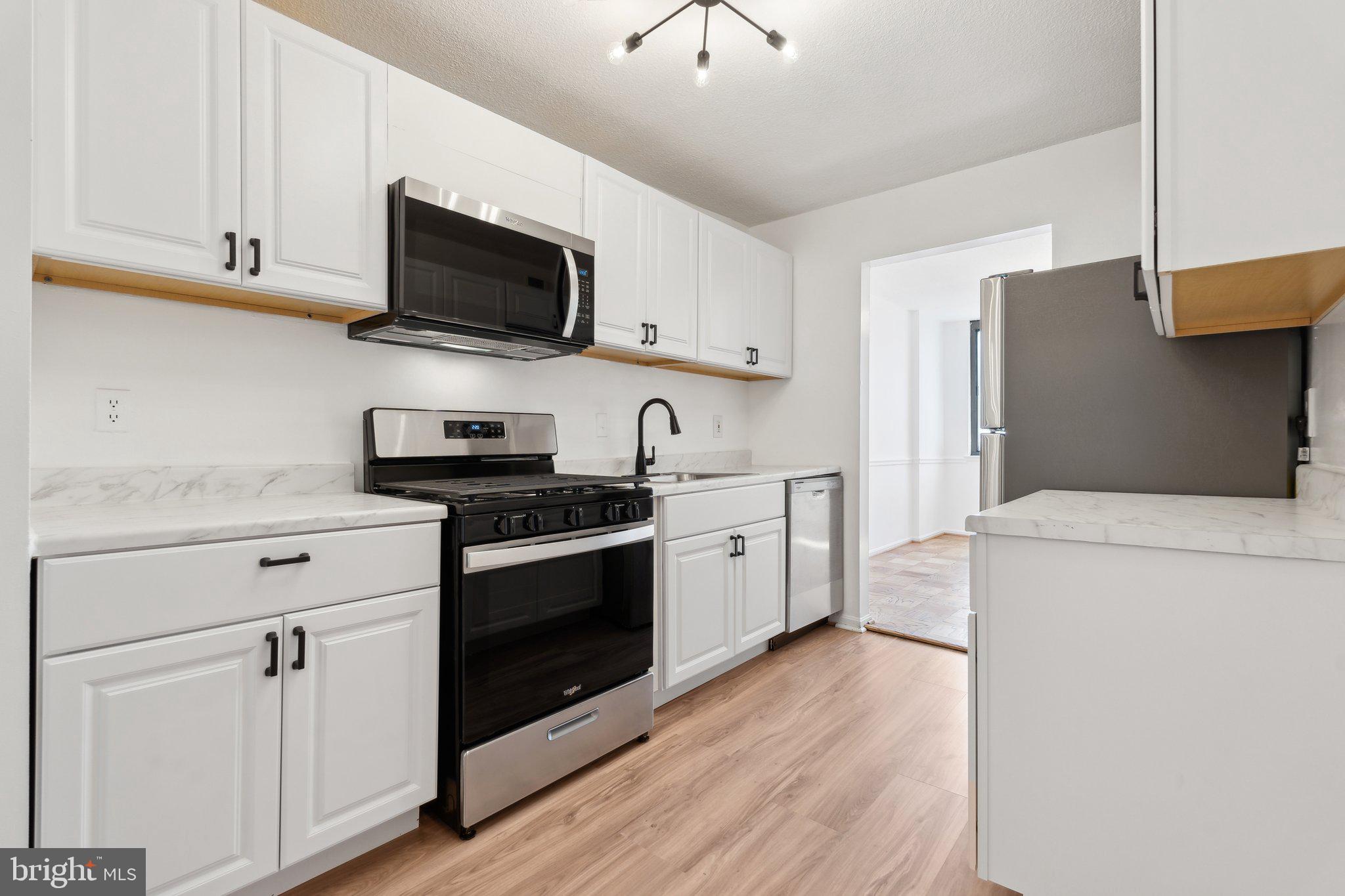 118 MONROE STREET 118-702