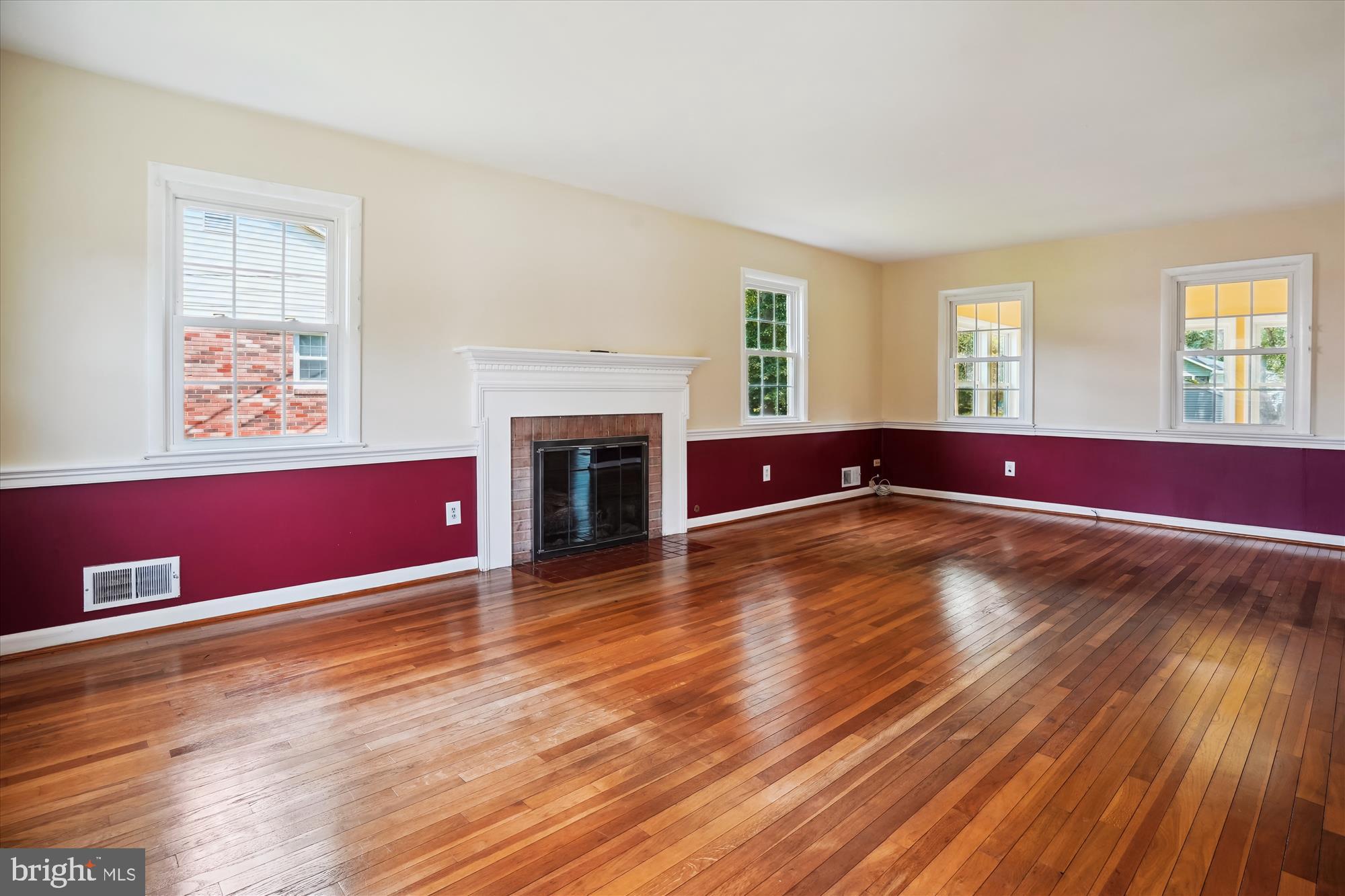 HAYFIELD FARM - Residential