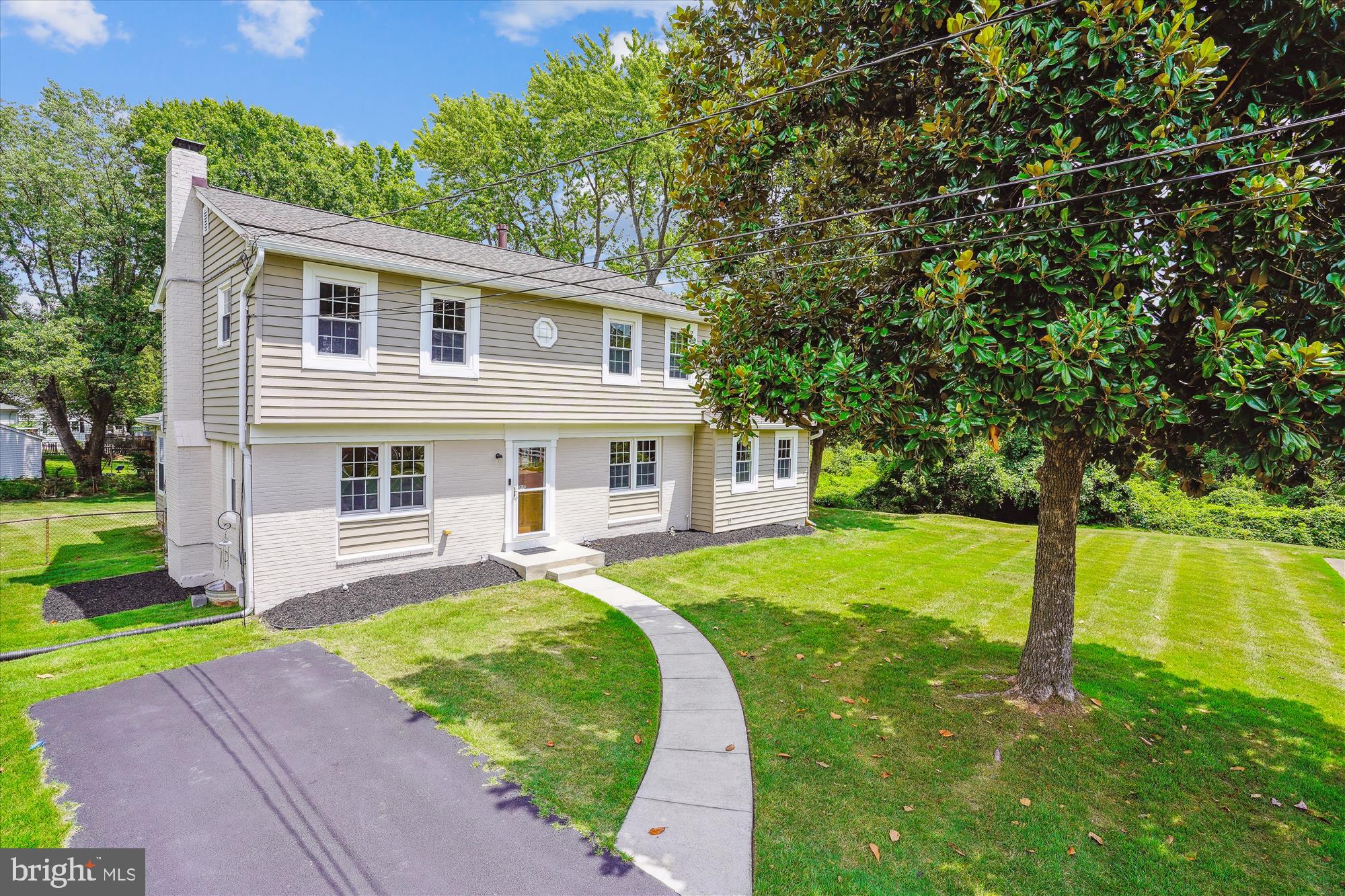 HAYFIELD FARM - Residential