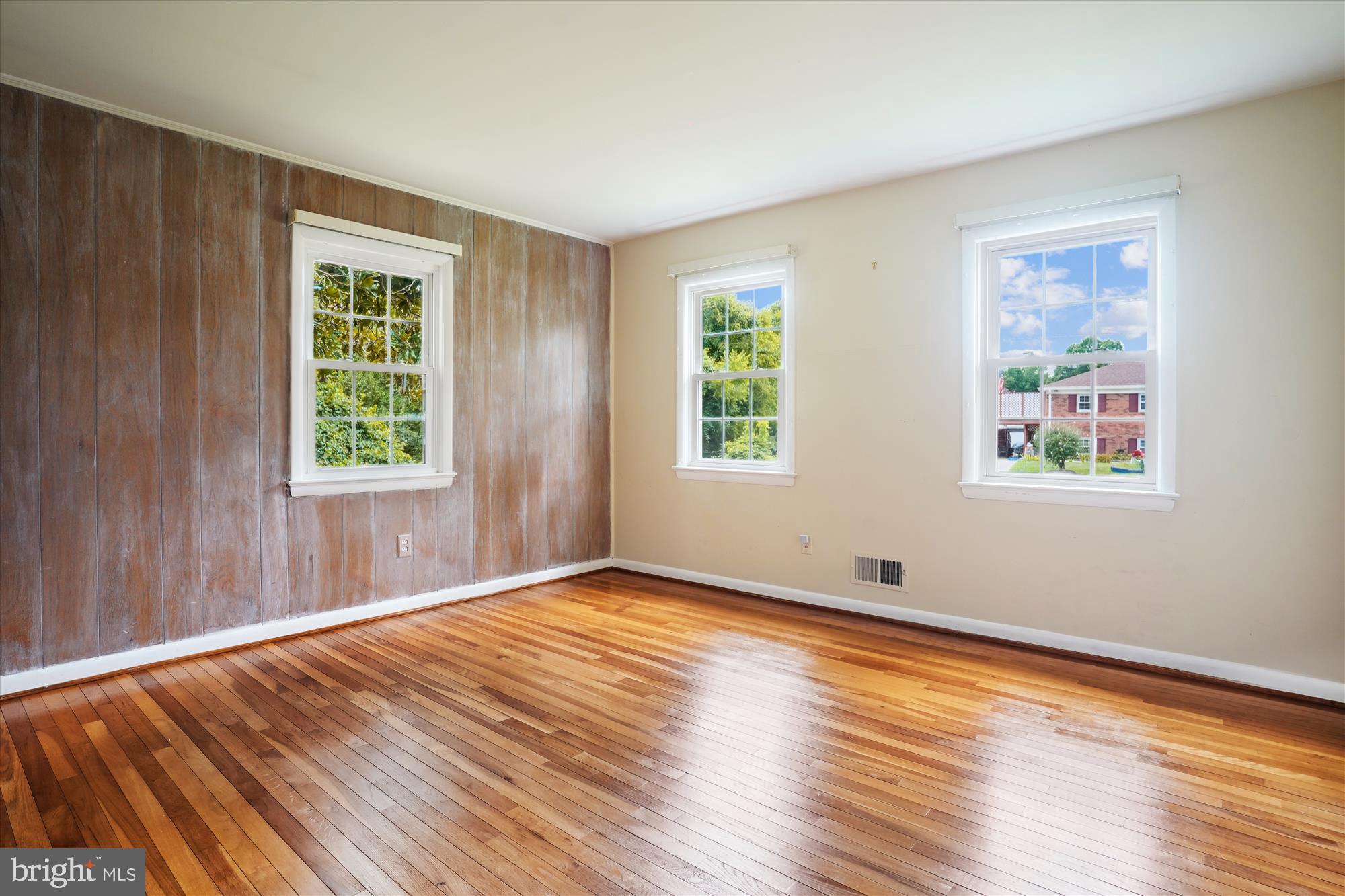 HAYFIELD FARM - Residential