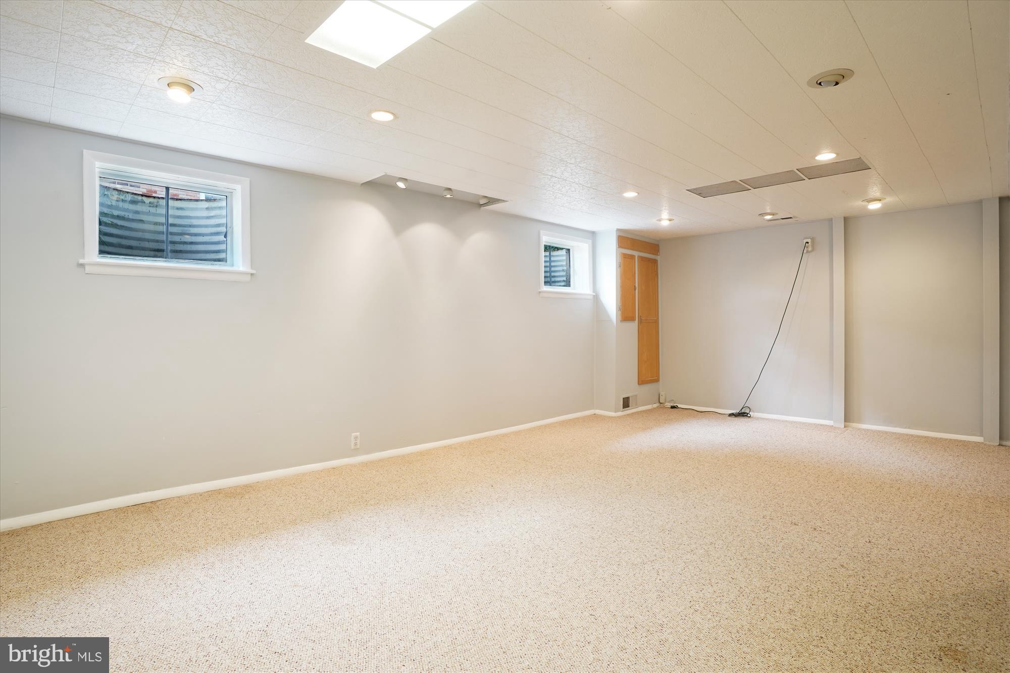 HAYFIELD FARM - Residential