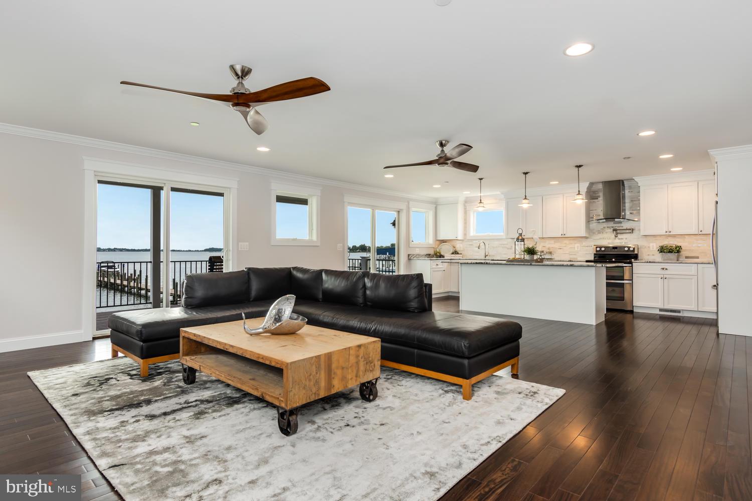 SELBY ON THE BAY - Residential