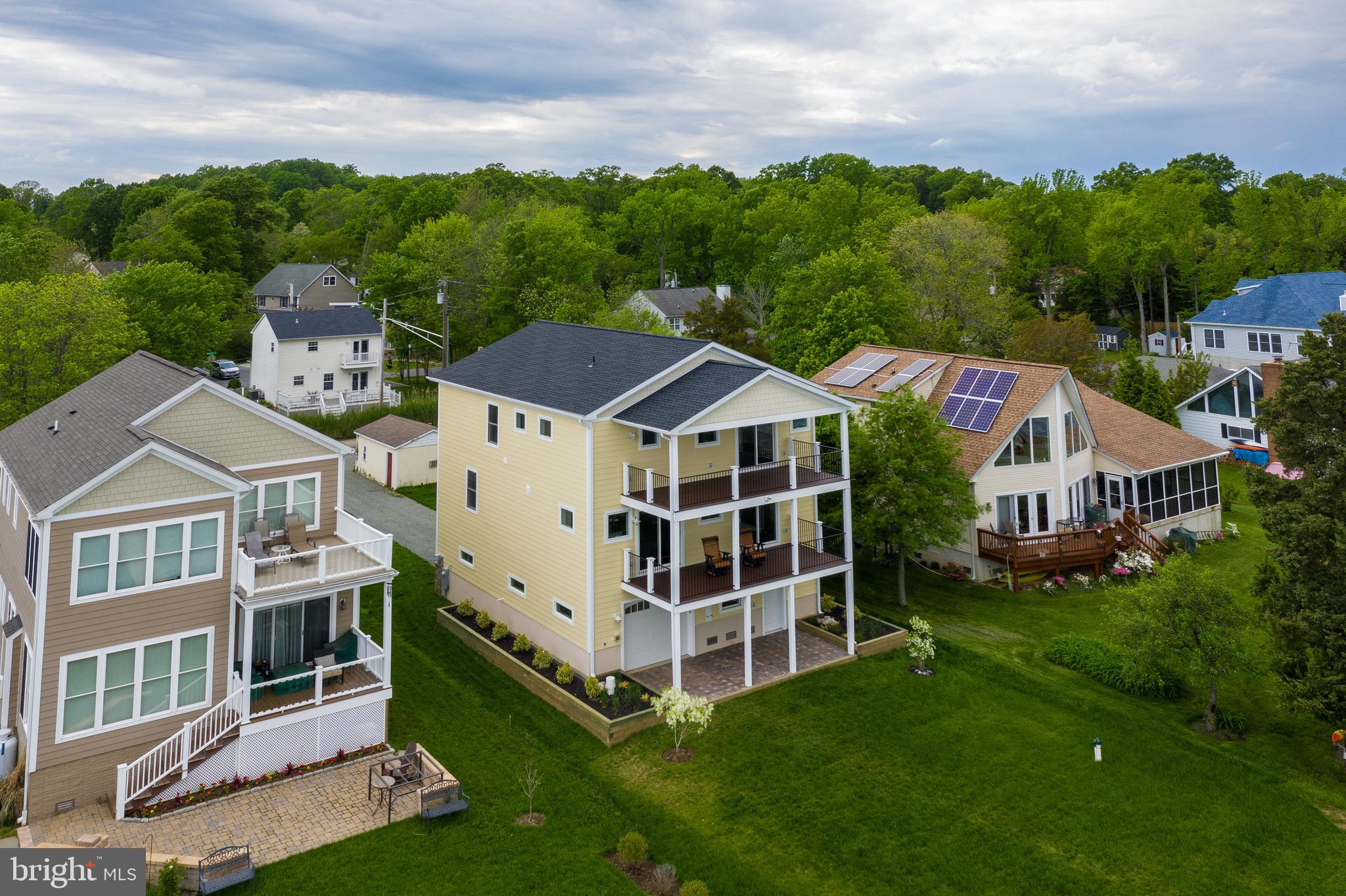 SELBY ON THE BAY - Residential