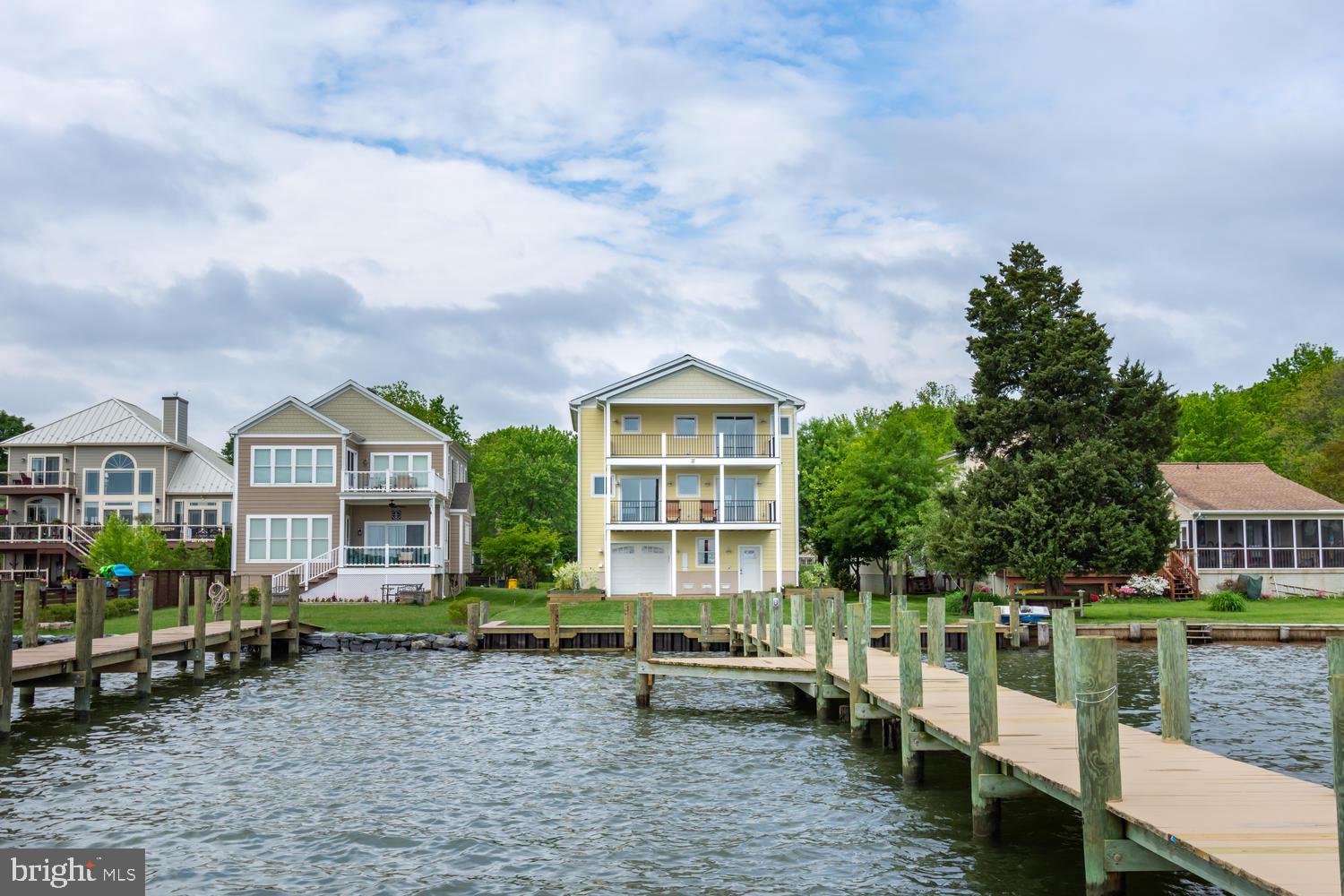 SELBY ON THE BAY - Residential