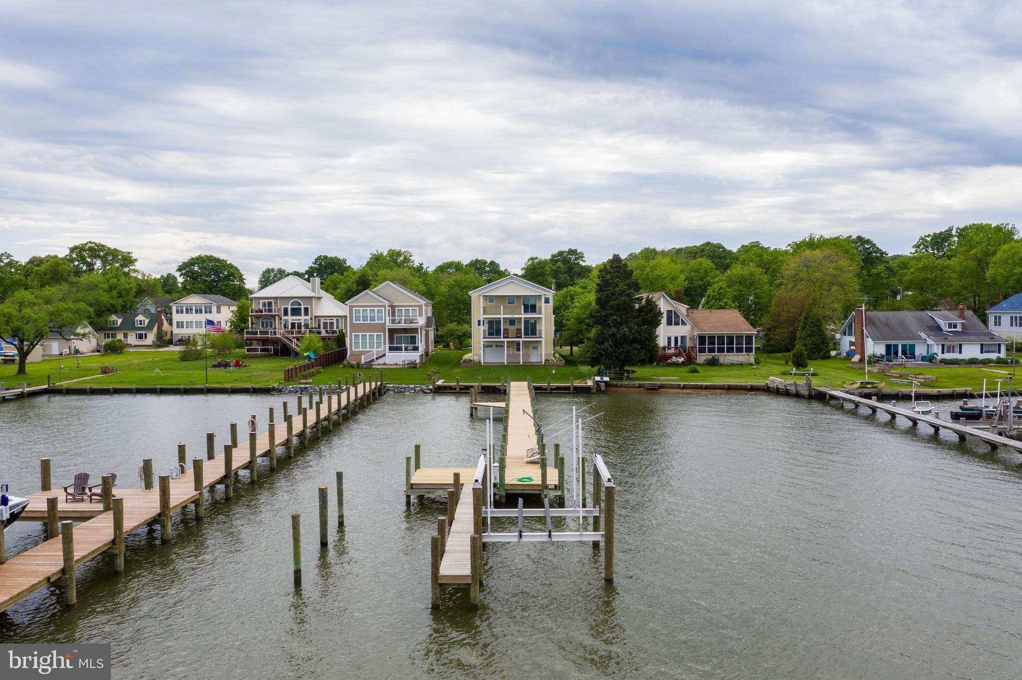 SELBY ON THE BAY - Residential