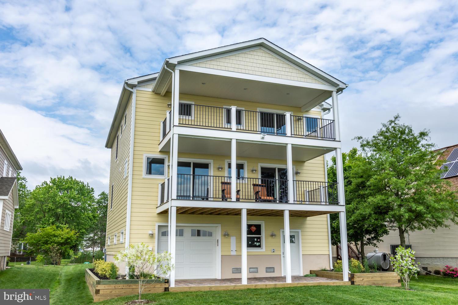 SELBY ON THE BAY - Residential