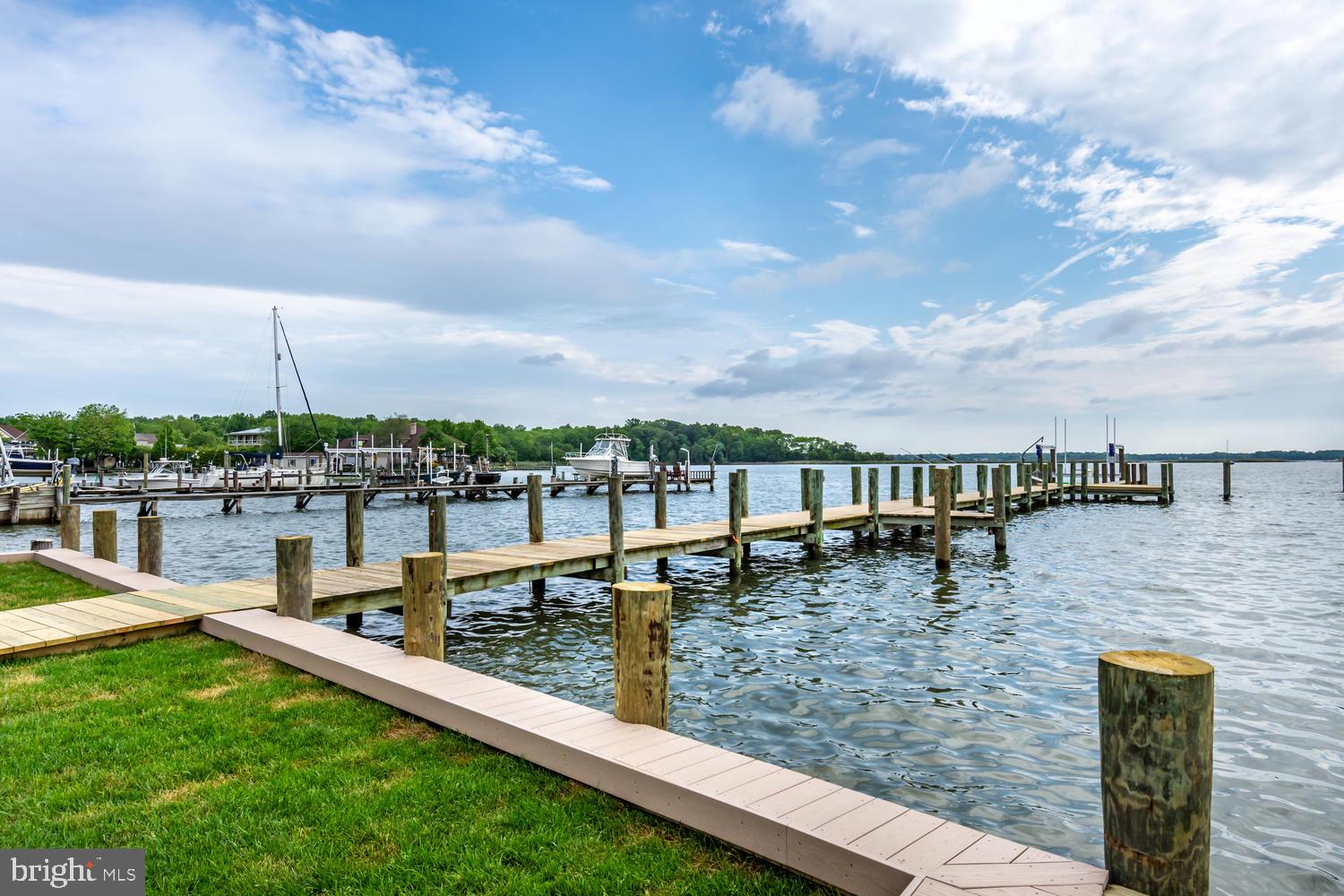 SELBY ON THE BAY - Residential