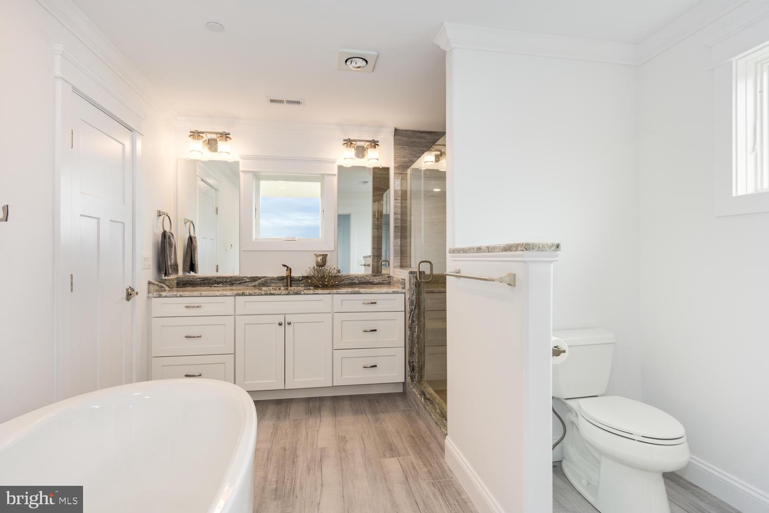 SELBY ON THE BAY - Residential