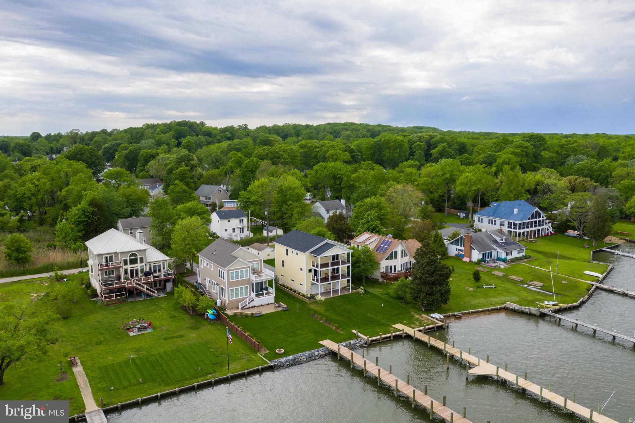SELBY ON THE BAY - Residential