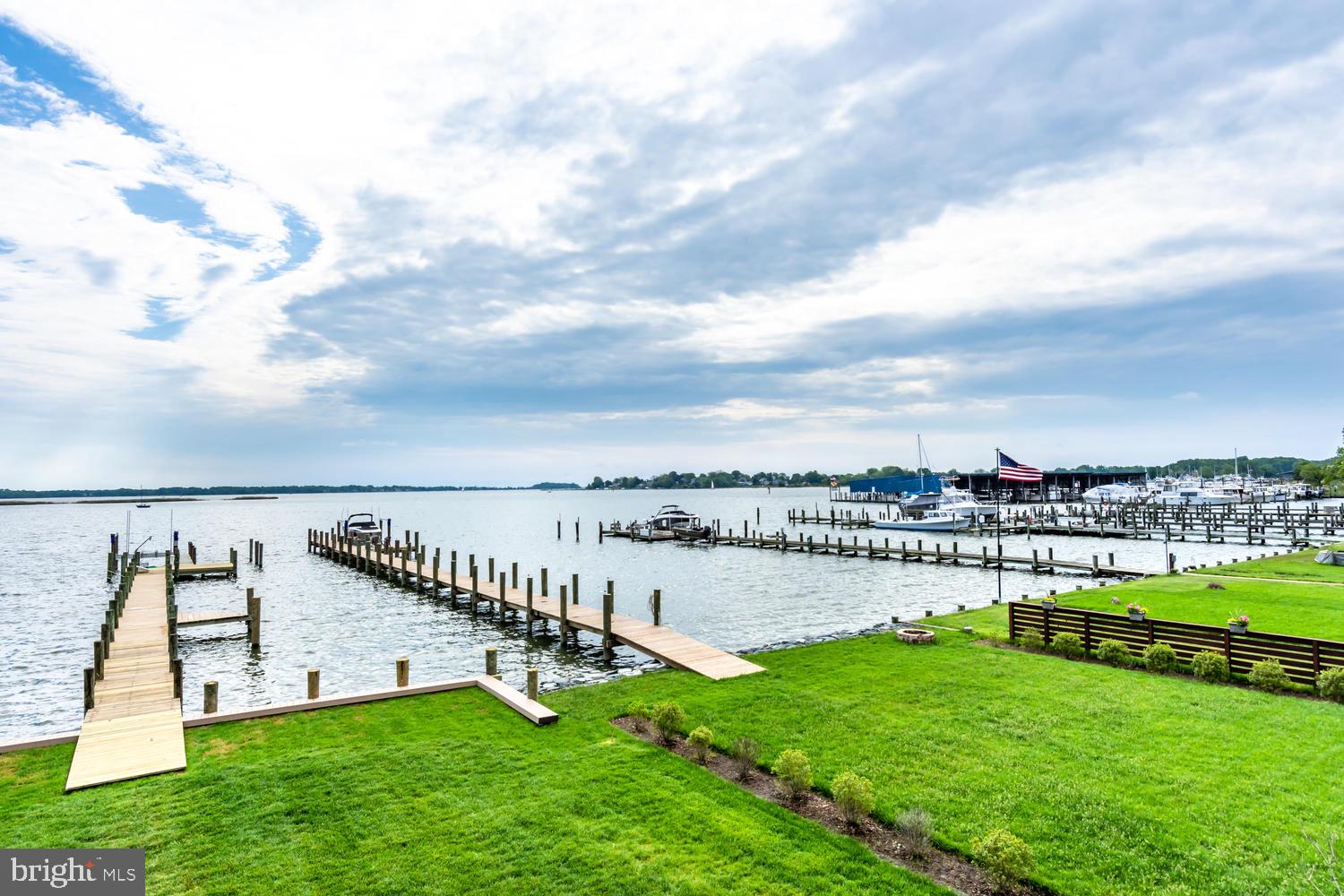 SELBY ON THE BAY - Residential