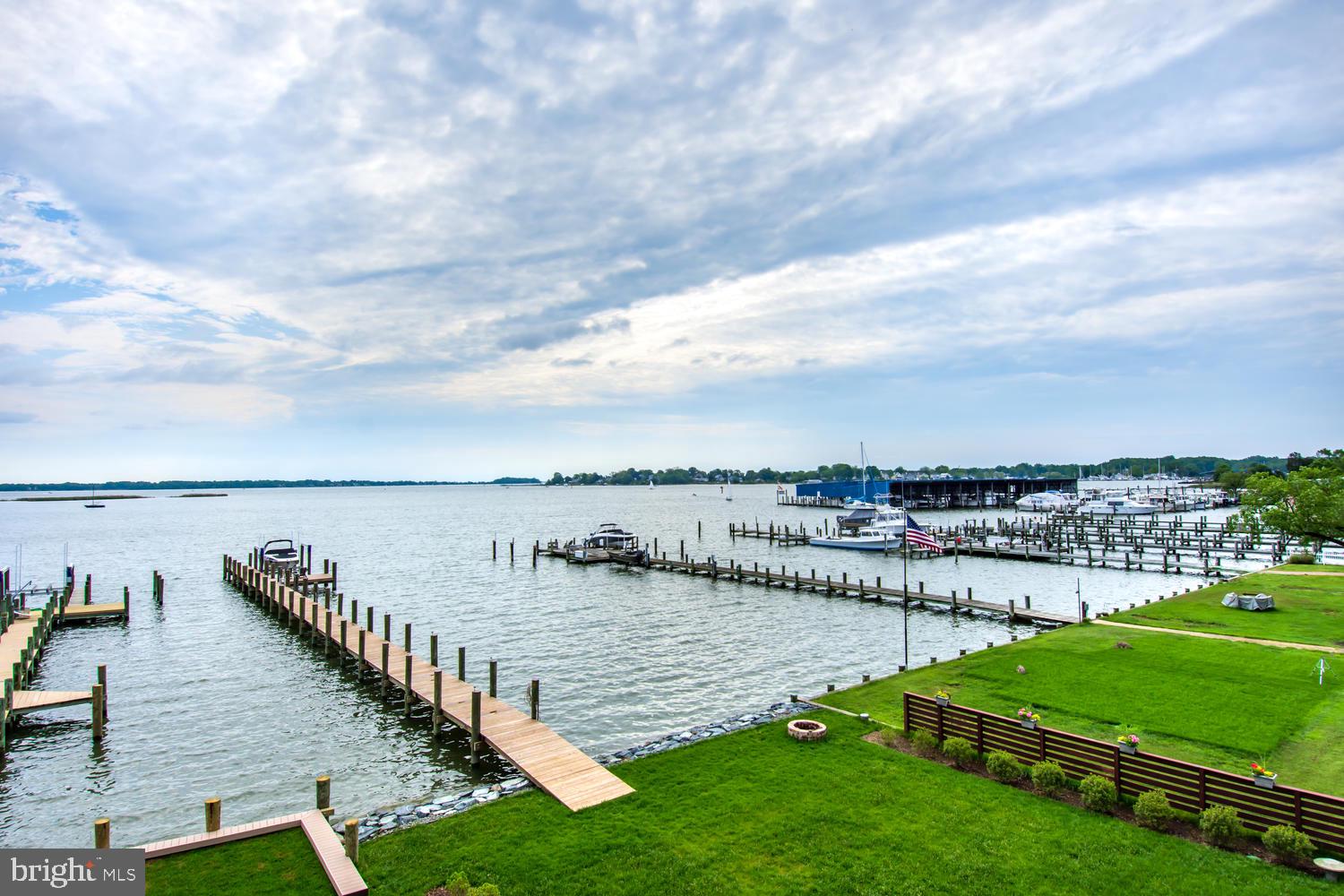 SELBY ON THE BAY - Residential