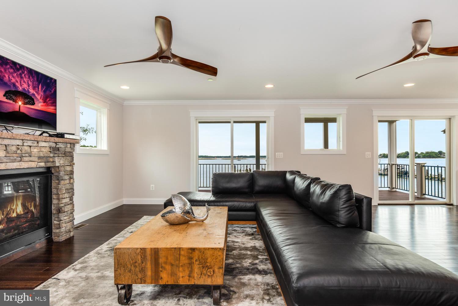 SELBY ON THE BAY - Residential