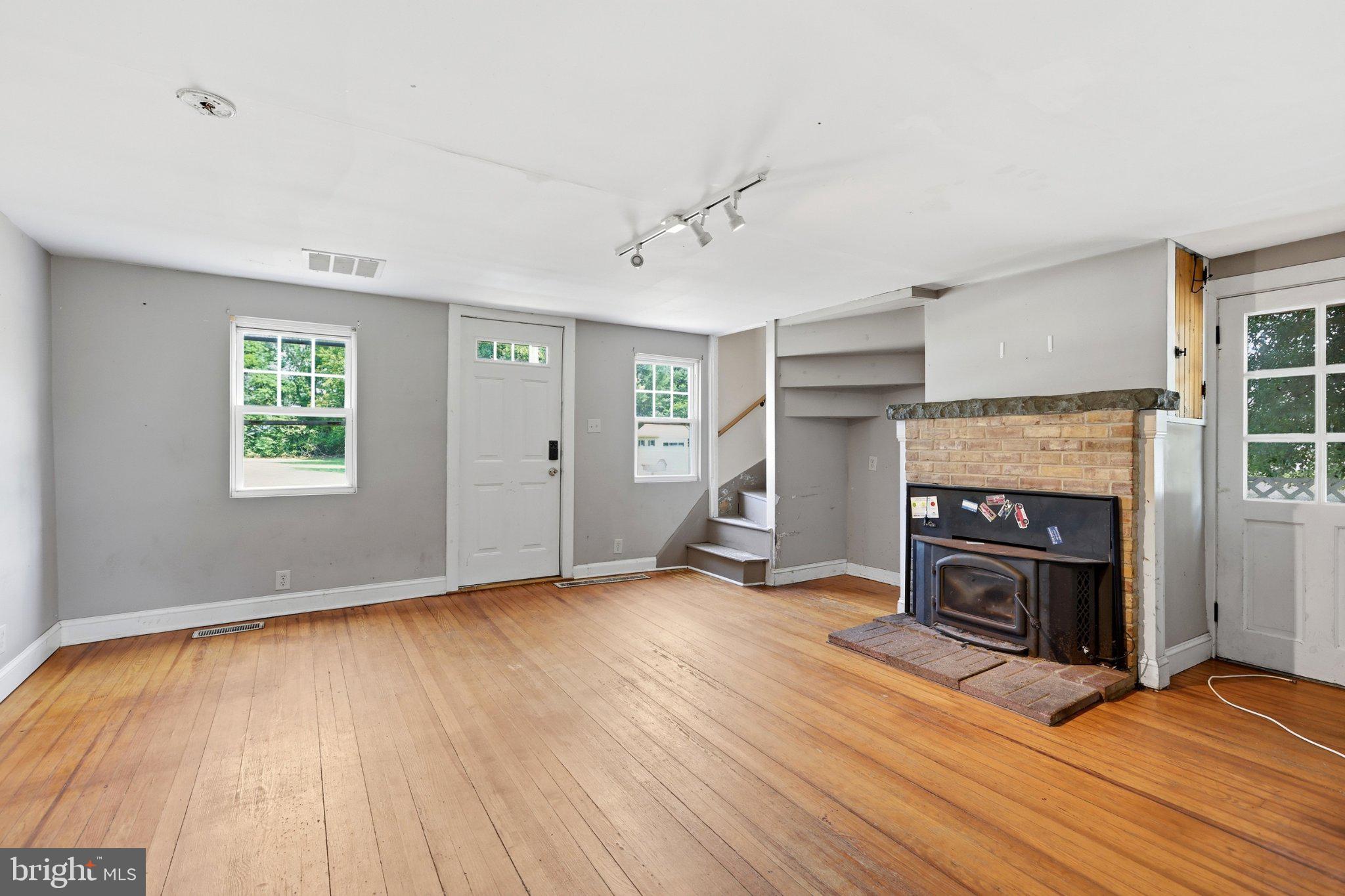 1639 MAIN STREET