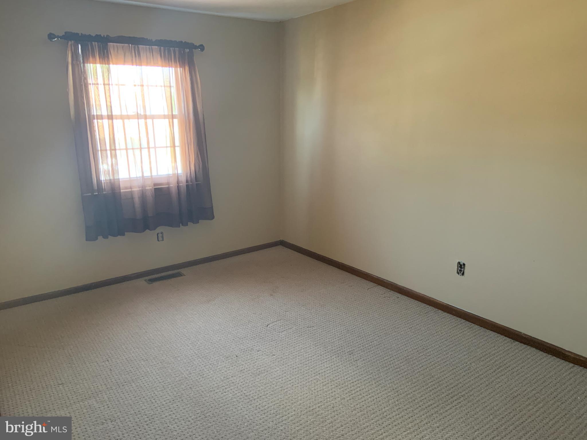 ORCHARD COURTS - Residential Lease