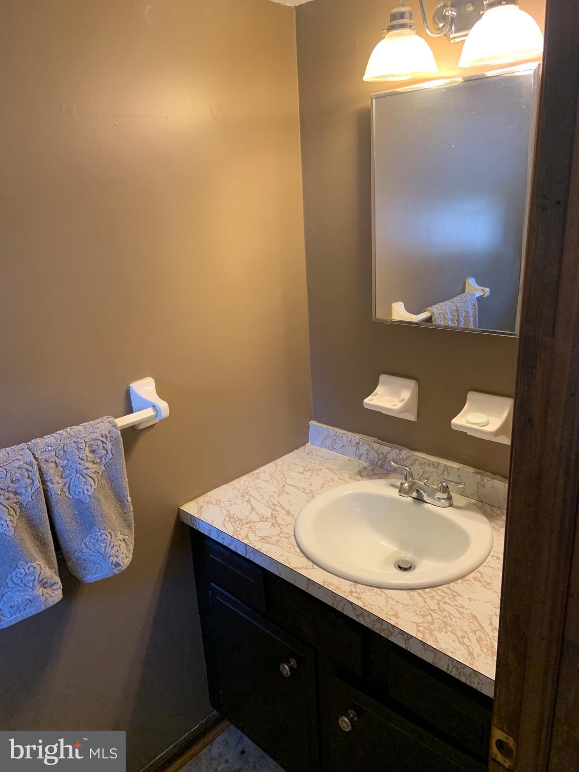 ORCHARD COURTS - Residential Lease