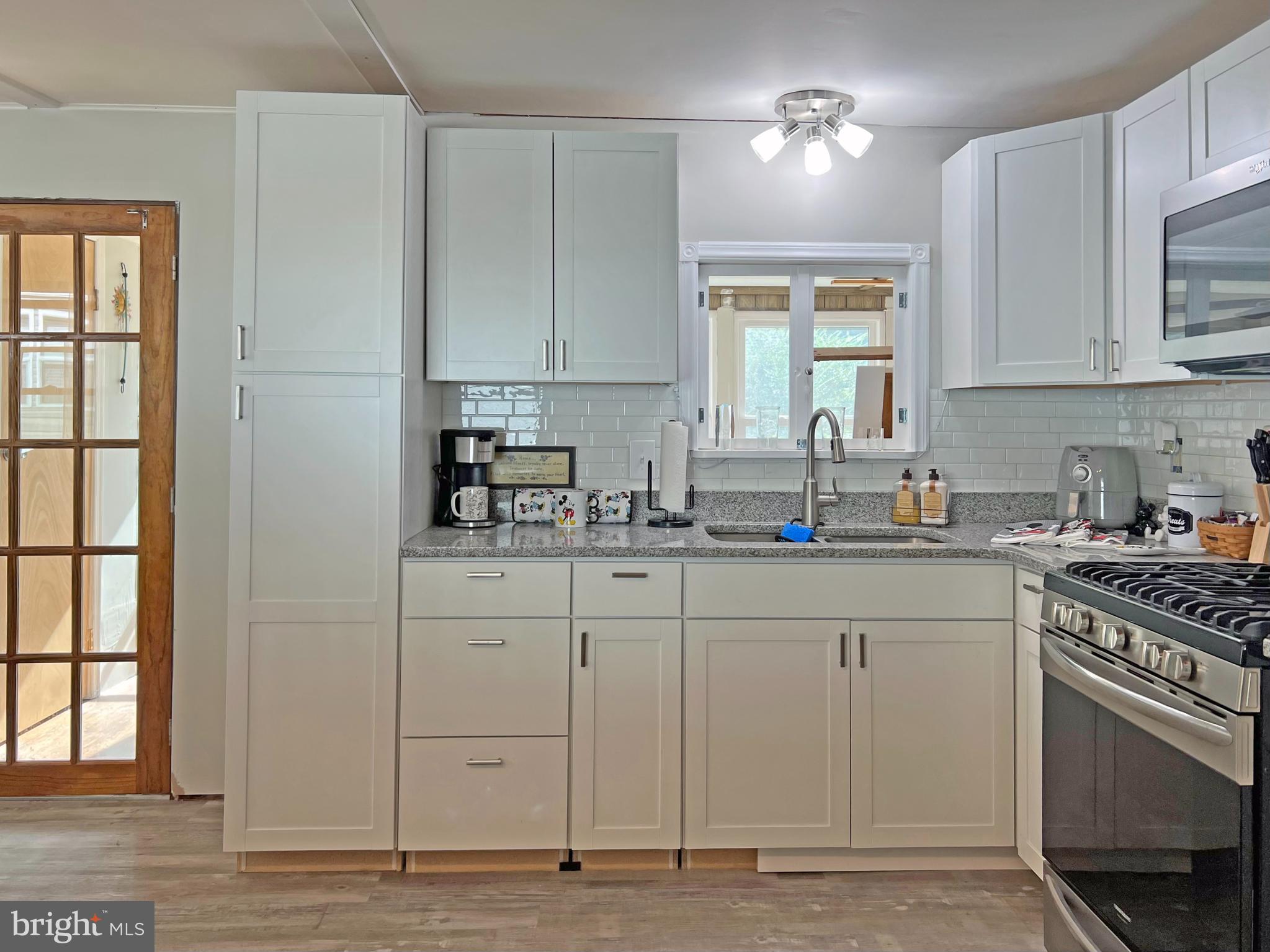 ANGOLA BEACH - Residential