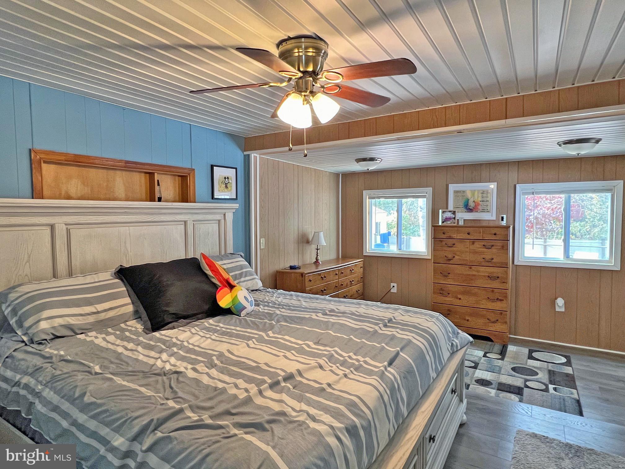 ANGOLA BEACH - Residential