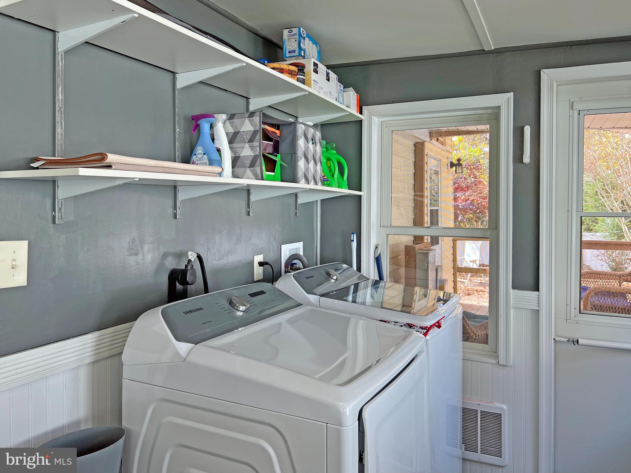 ANGOLA BEACH - Residential