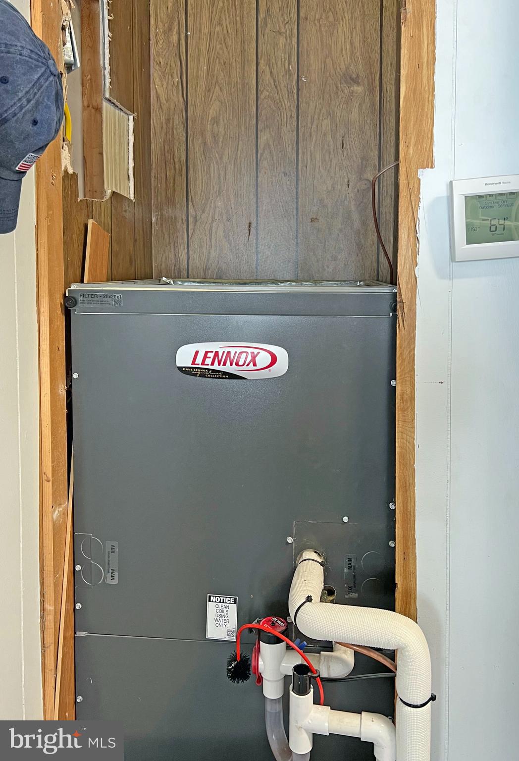 ANGOLA BEACH - Residential