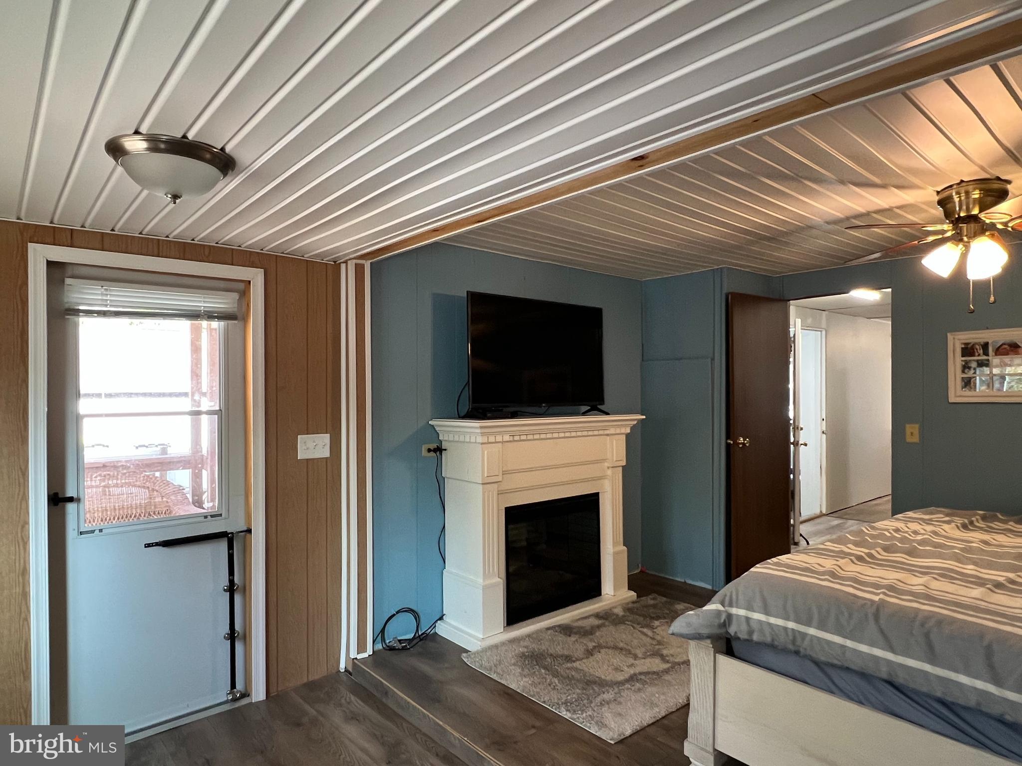 ANGOLA BEACH - Residential