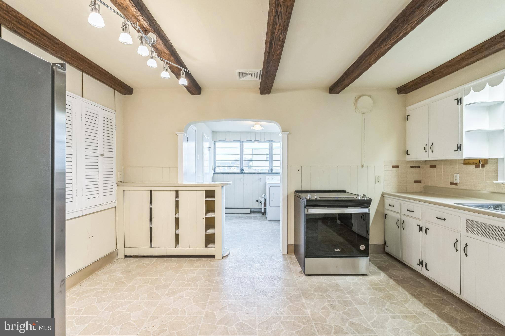 CLIFTON HEIGHTS - Residential