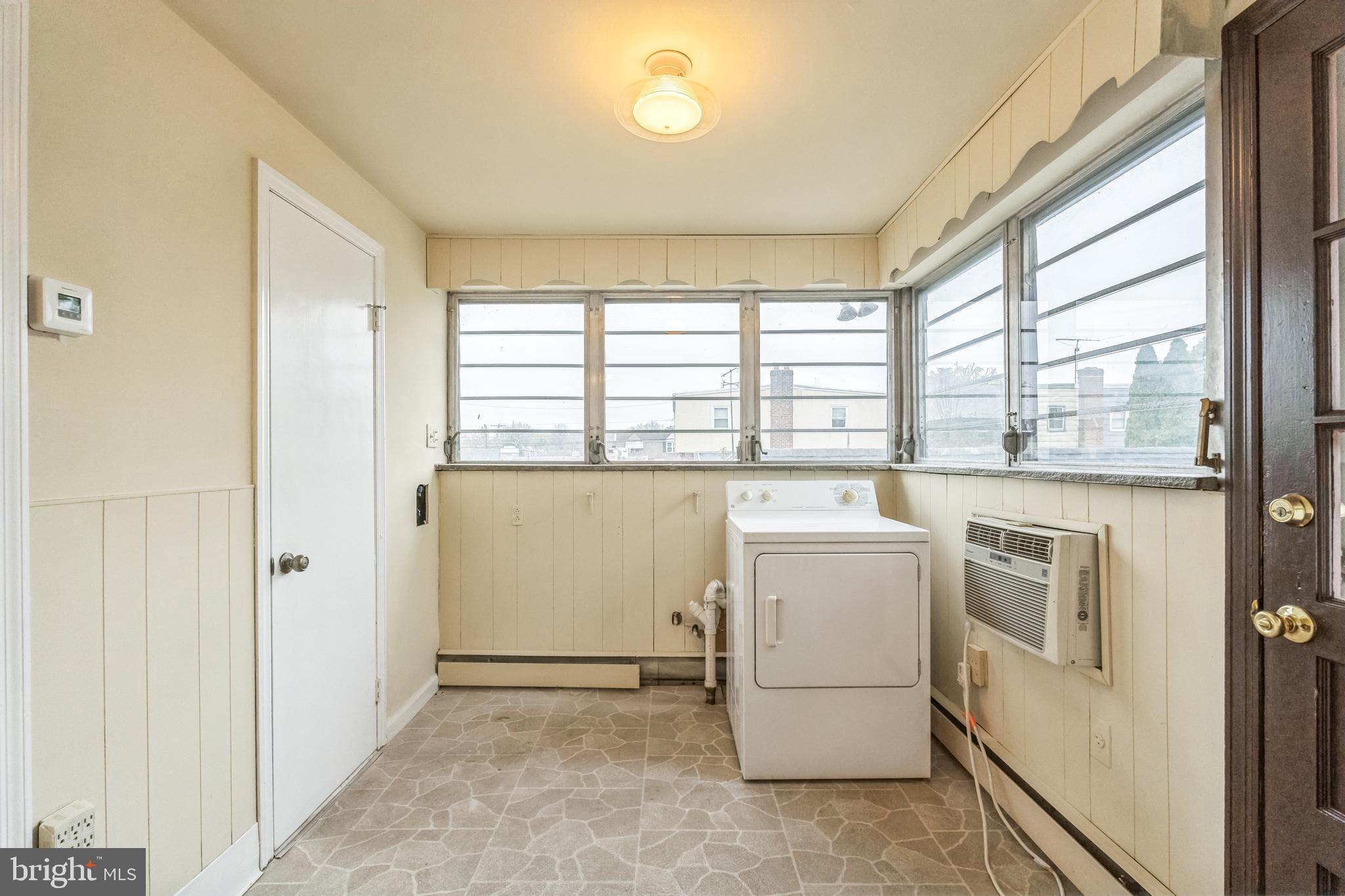 CLIFTON HEIGHTS - Residential