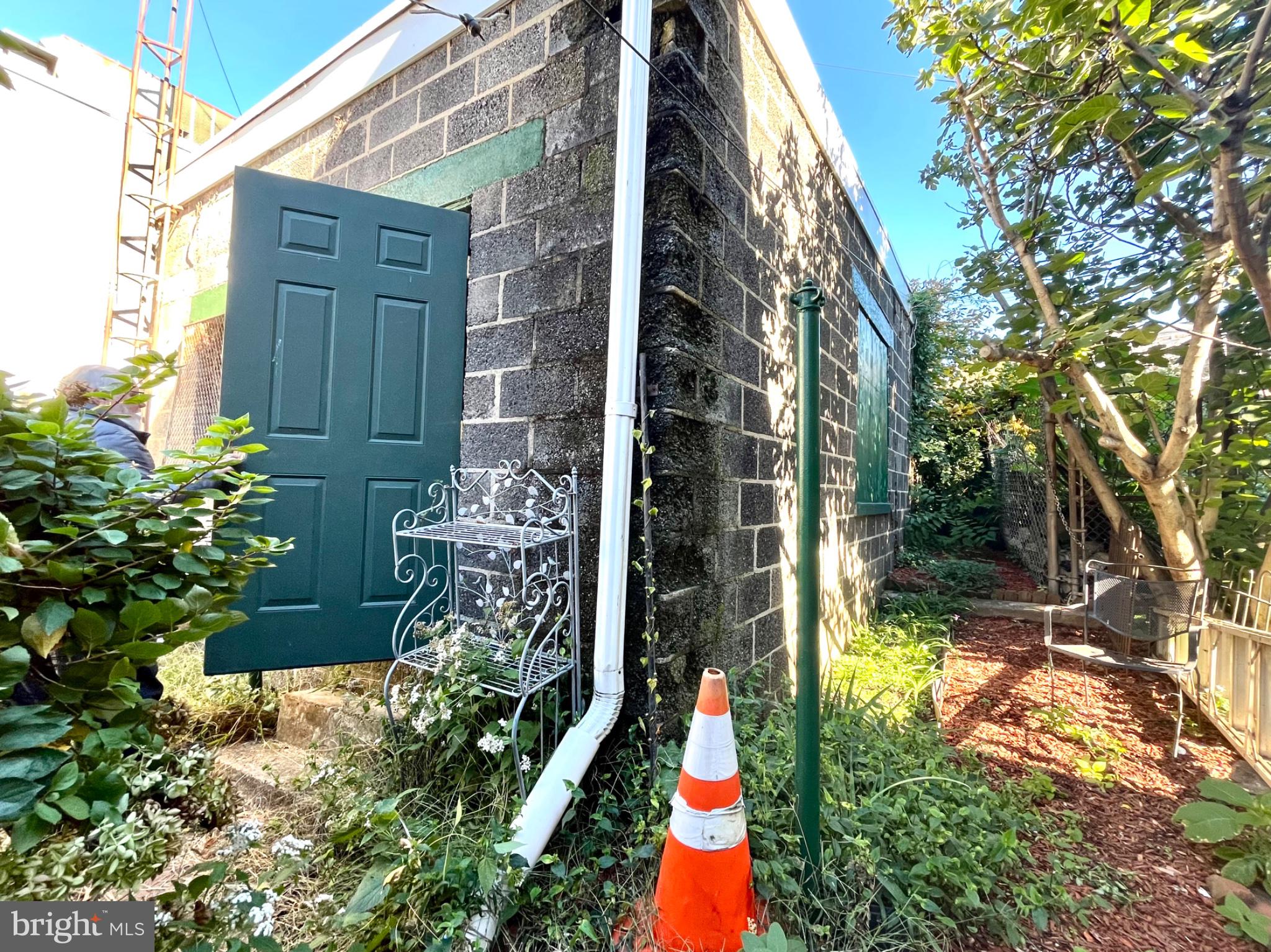 1317 SELLERS STREET