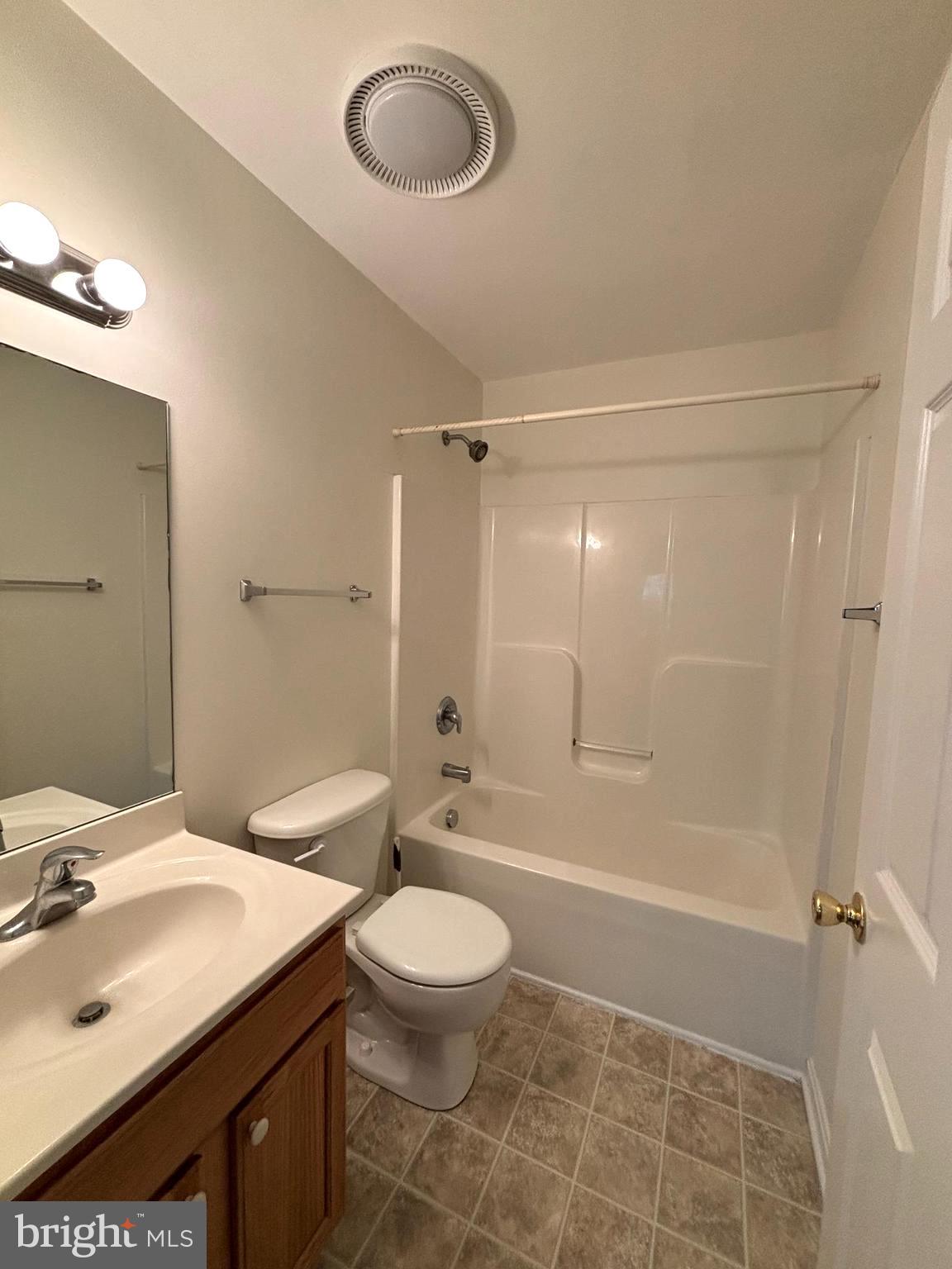 HAMMONDS MILL - Residential Lease