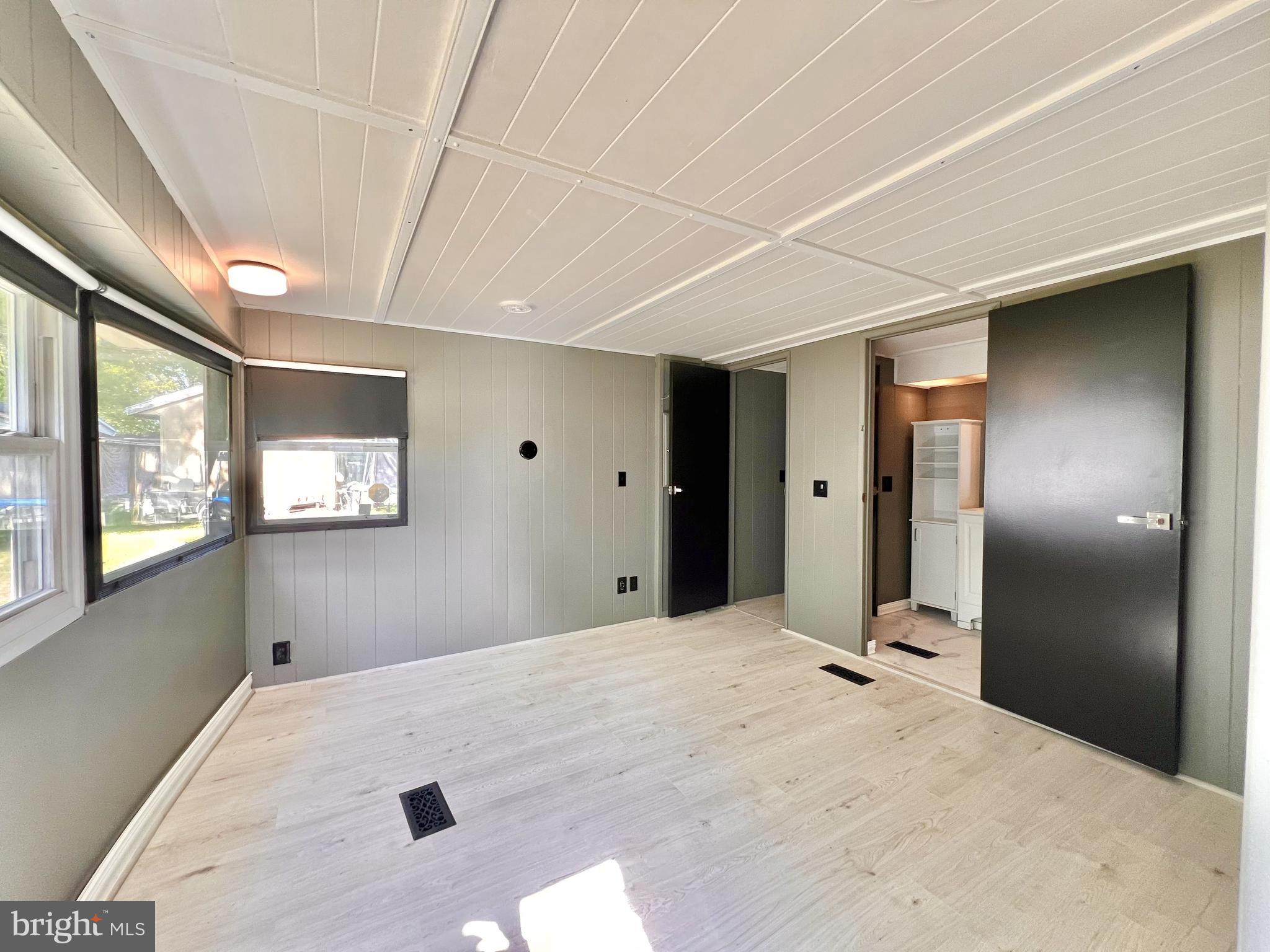 LITTLE HOLLYWOOD - Residential
