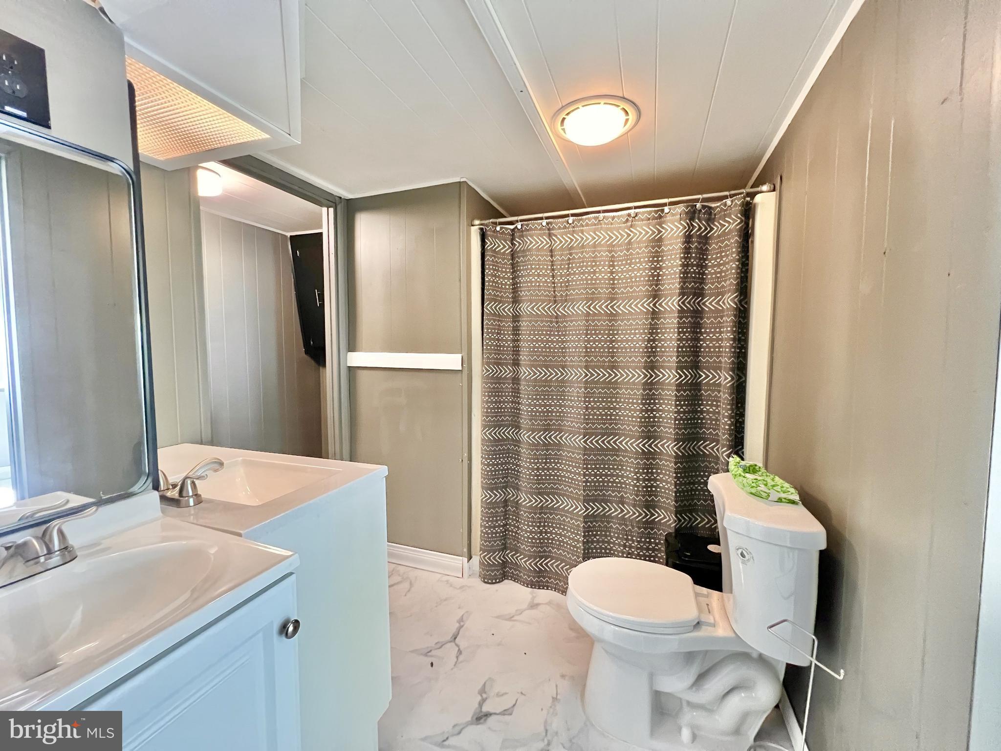 LITTLE HOLLYWOOD - Residential