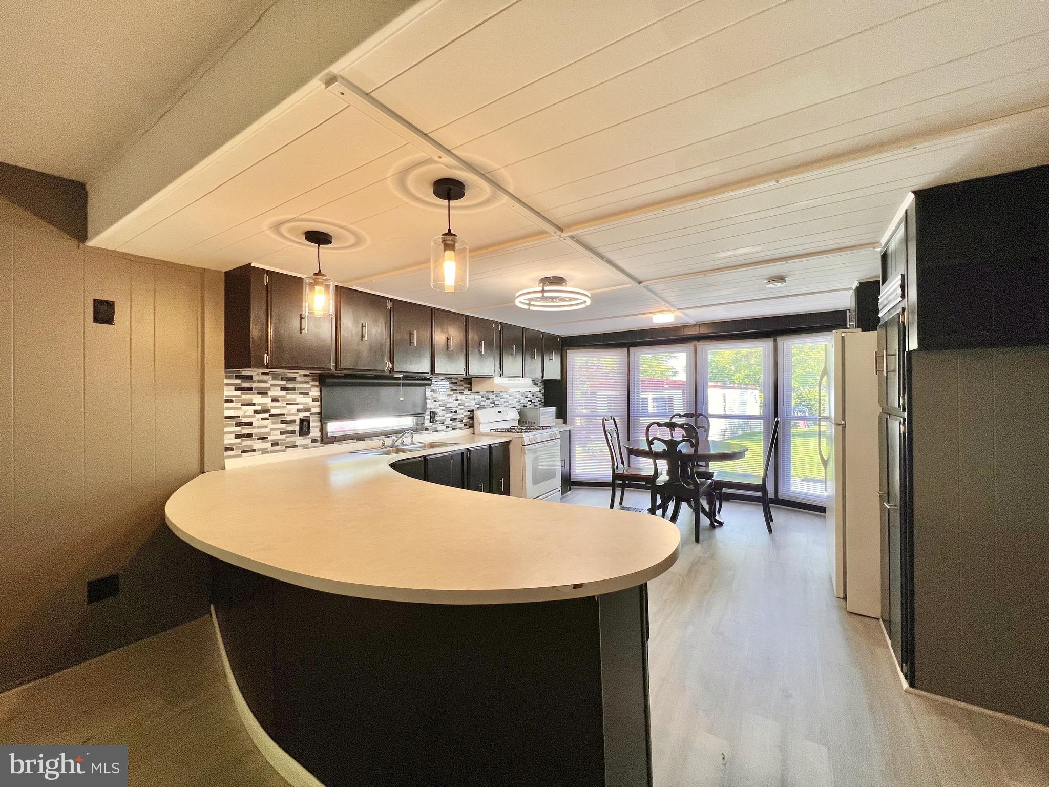 LITTLE HOLLYWOOD - Residential