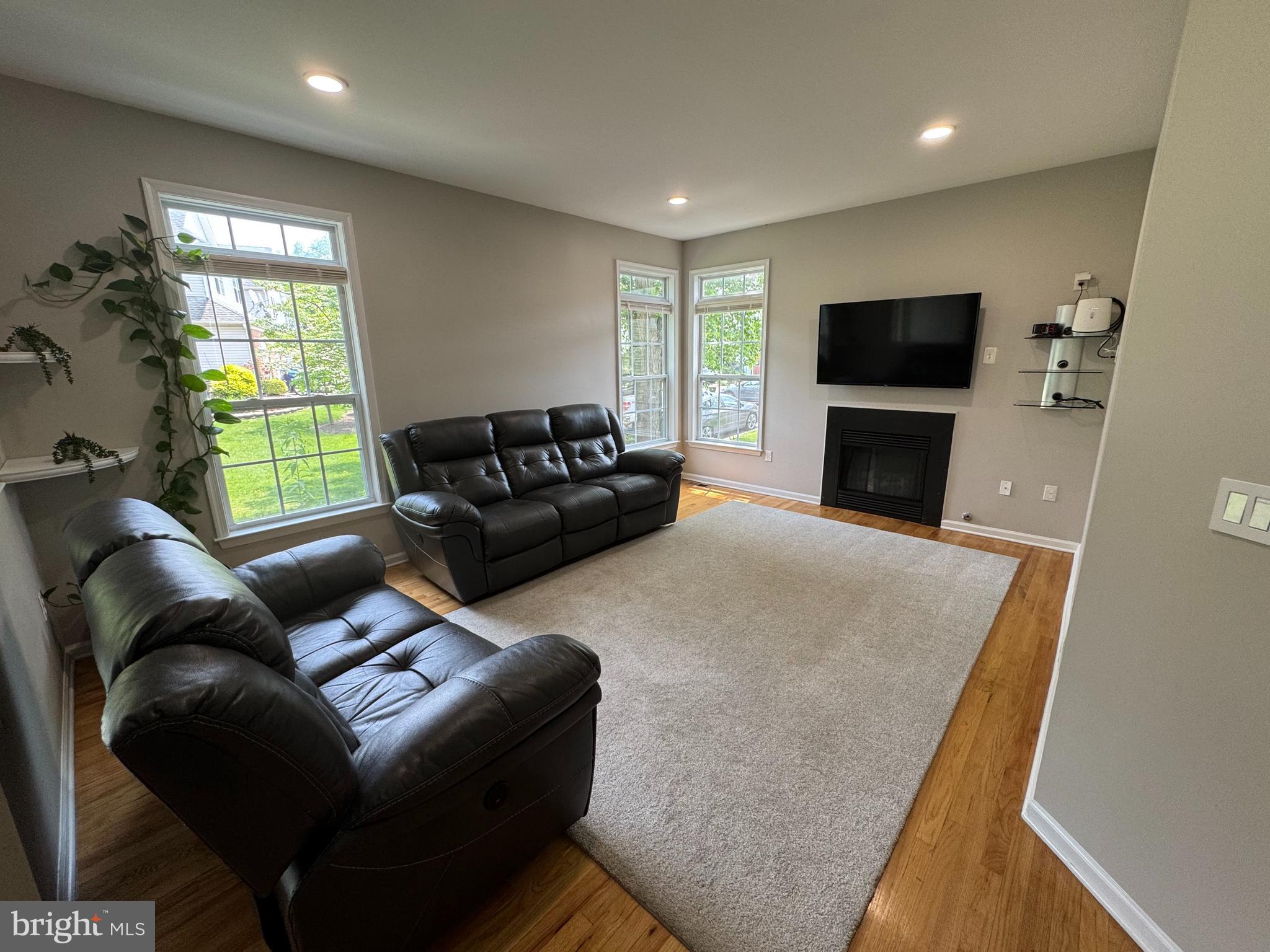 73 SHELLEY CIRCLE