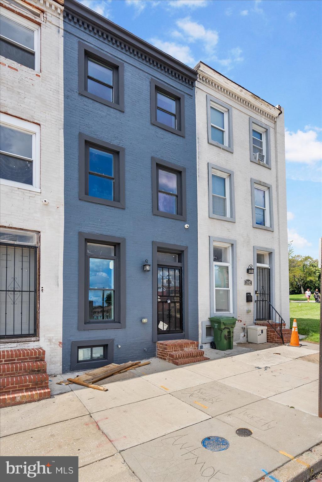 922 N CAROLINE STREET
