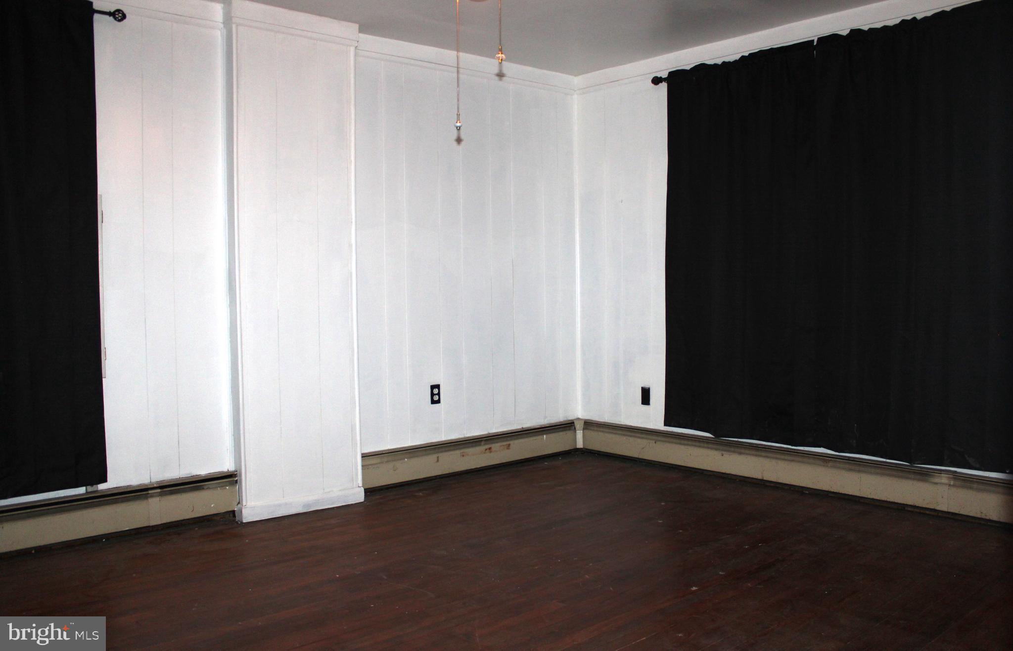 WEST SIDE - Residential