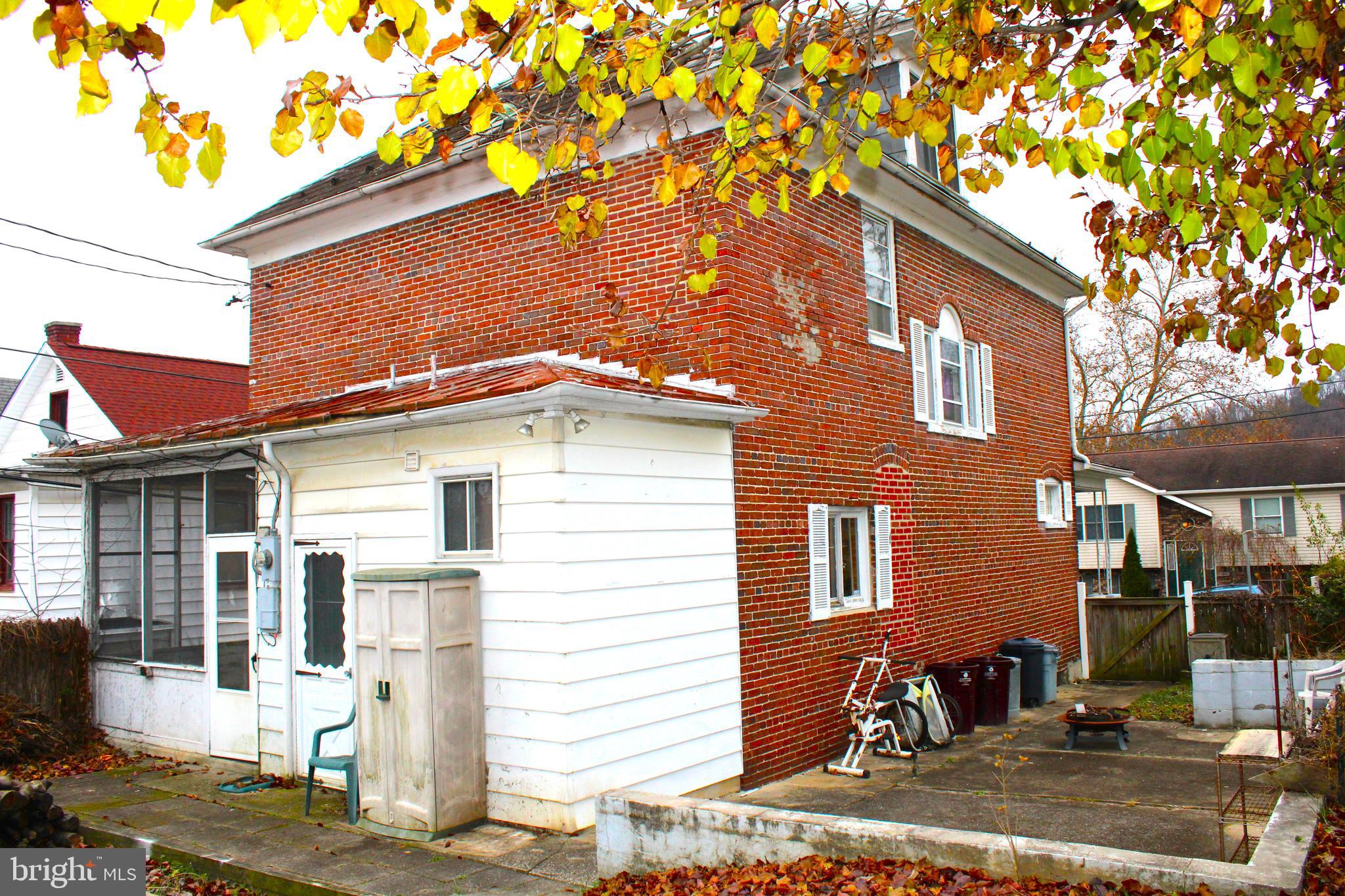 WEST SIDE - Residential