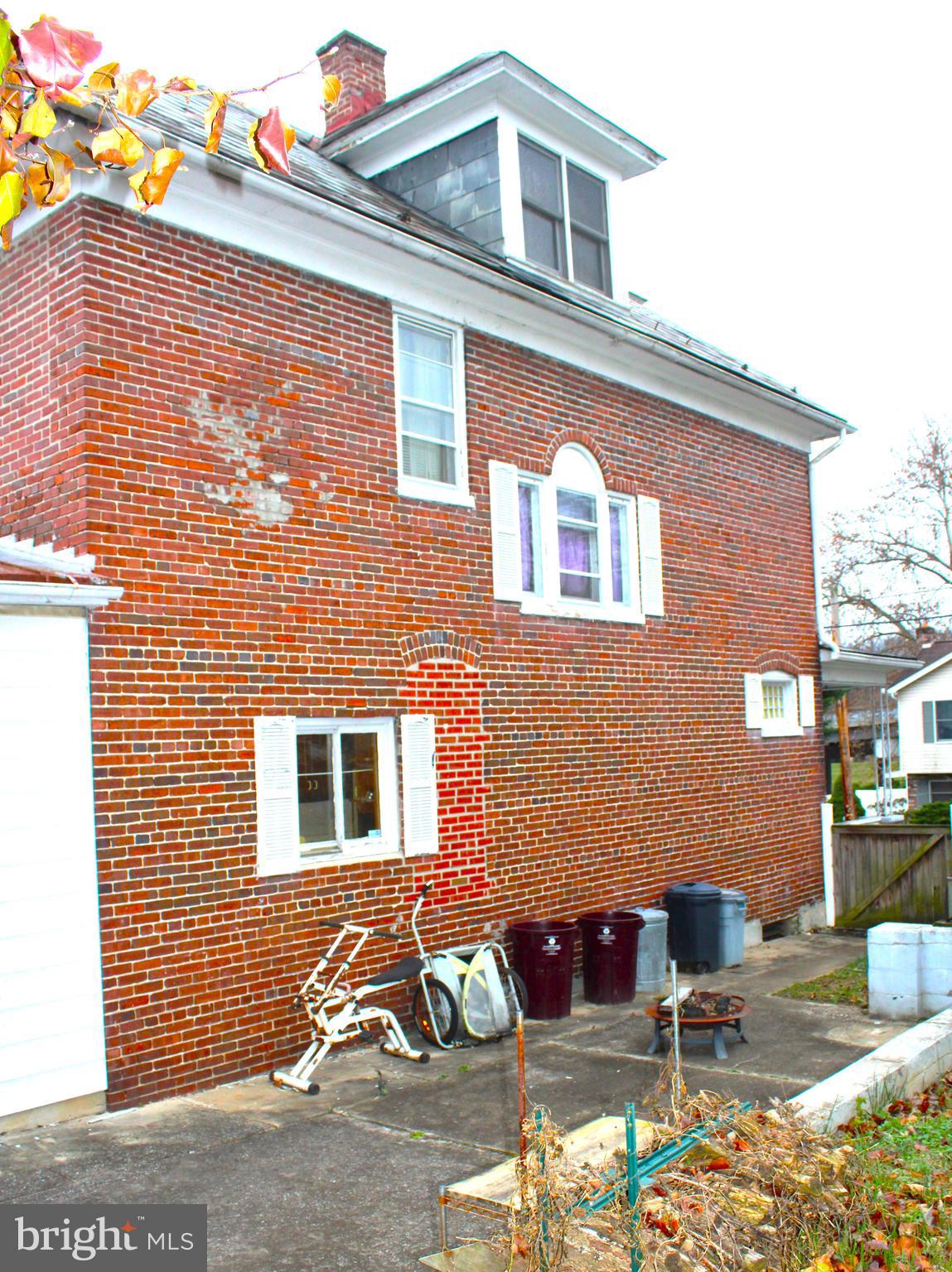 WEST SIDE - Residential