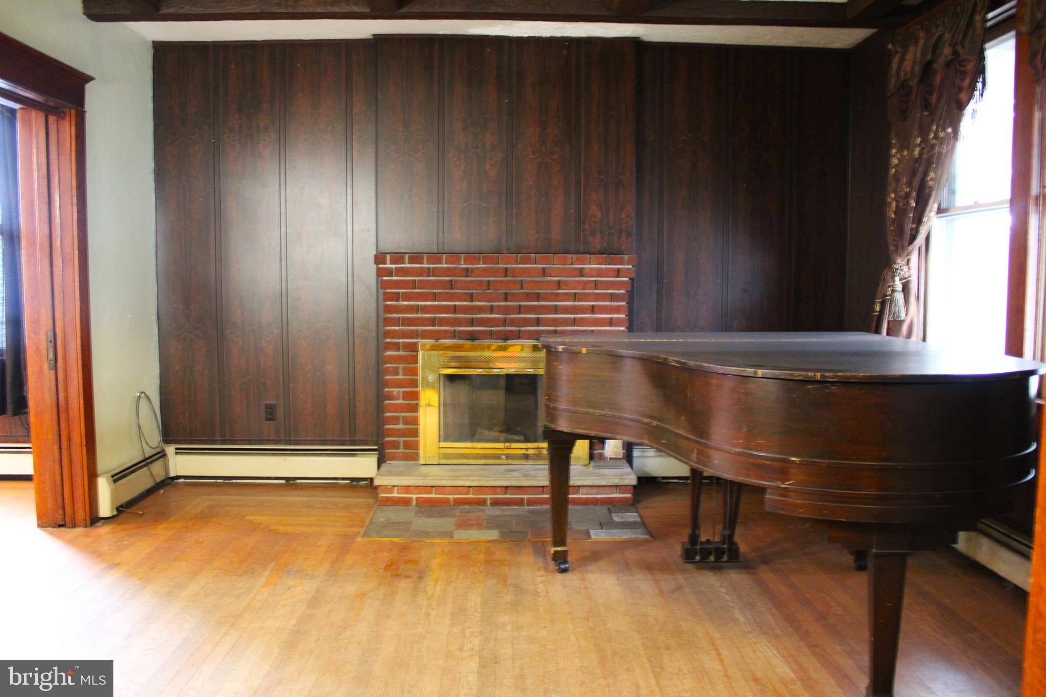 WEST SIDE - Residential