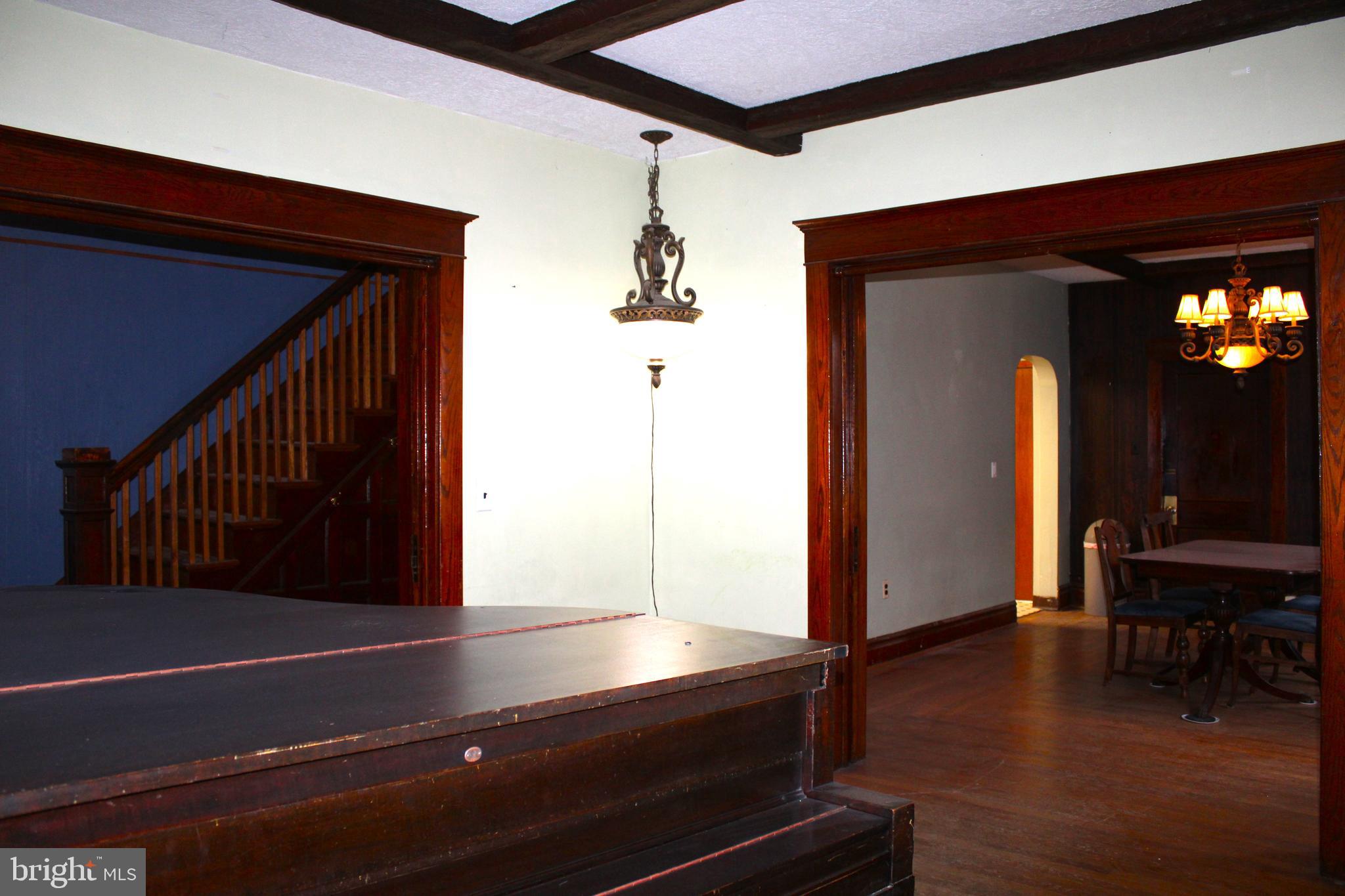 WEST SIDE - Residential