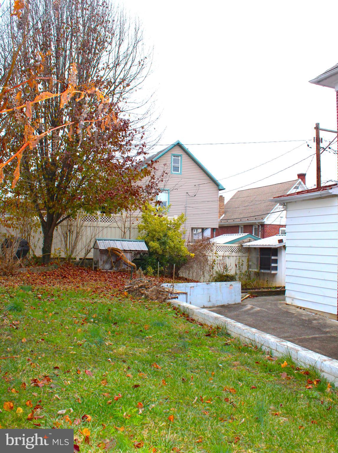 WEST SIDE - Residential