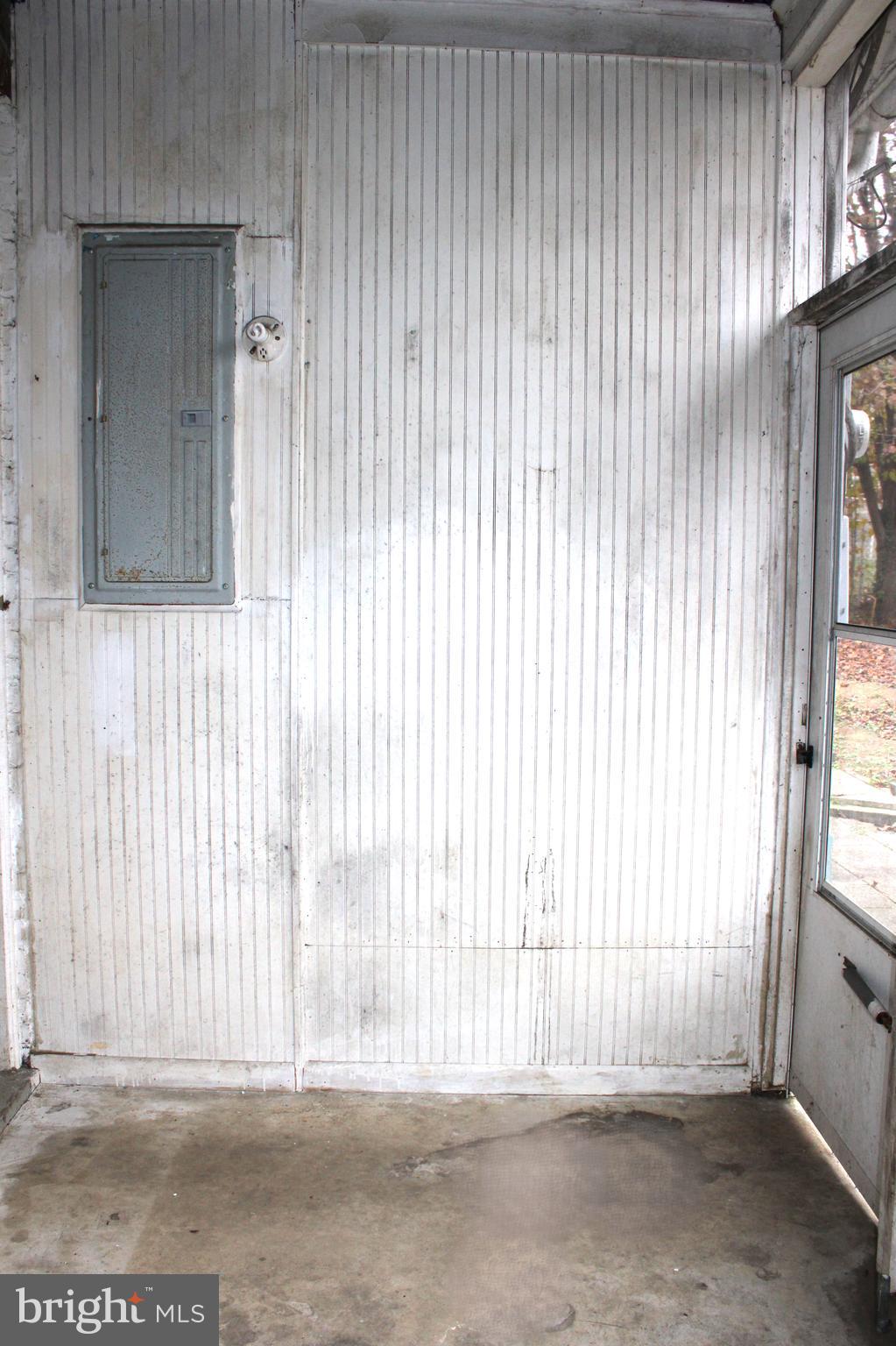 WEST SIDE - Residential