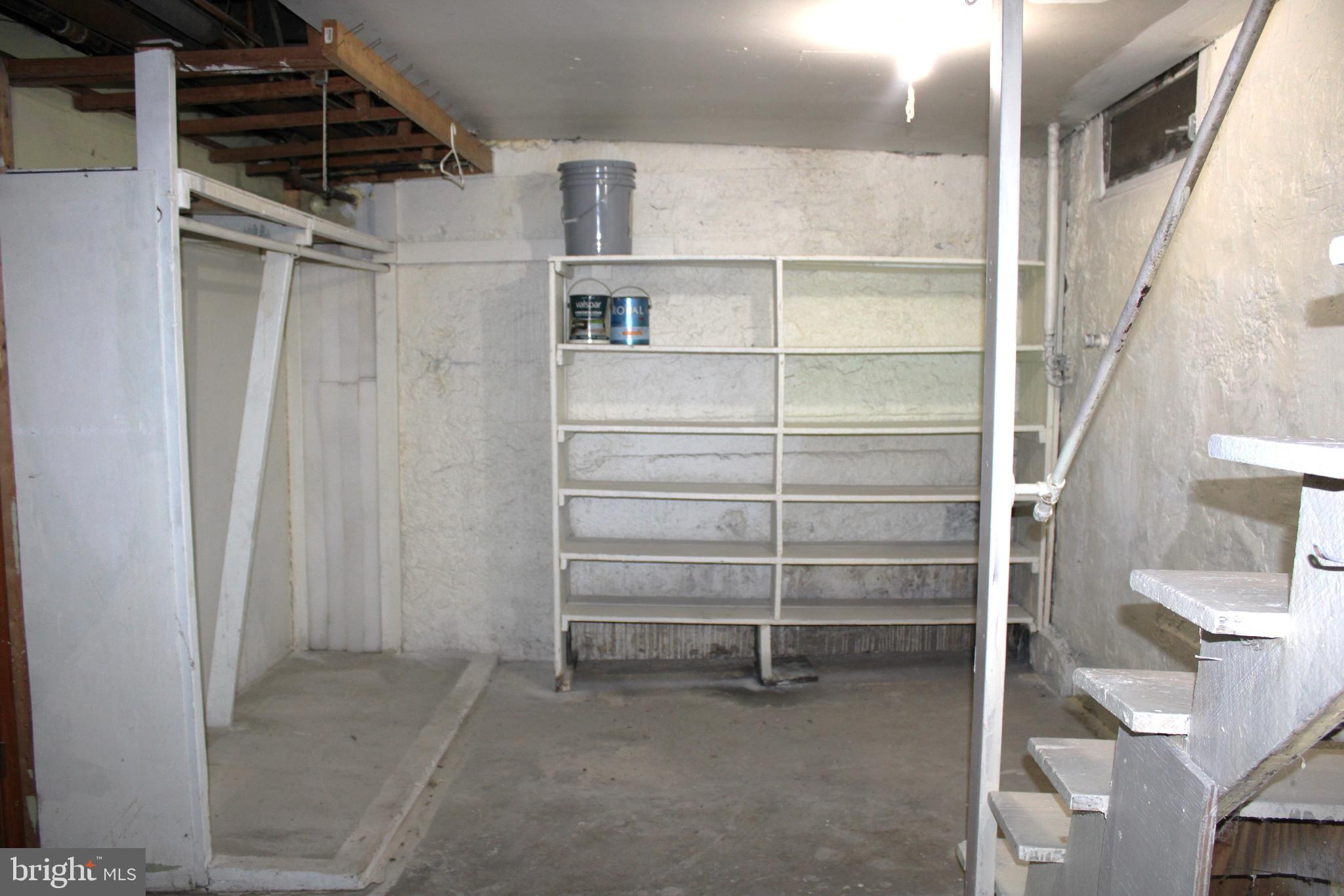 WEST SIDE - Residential