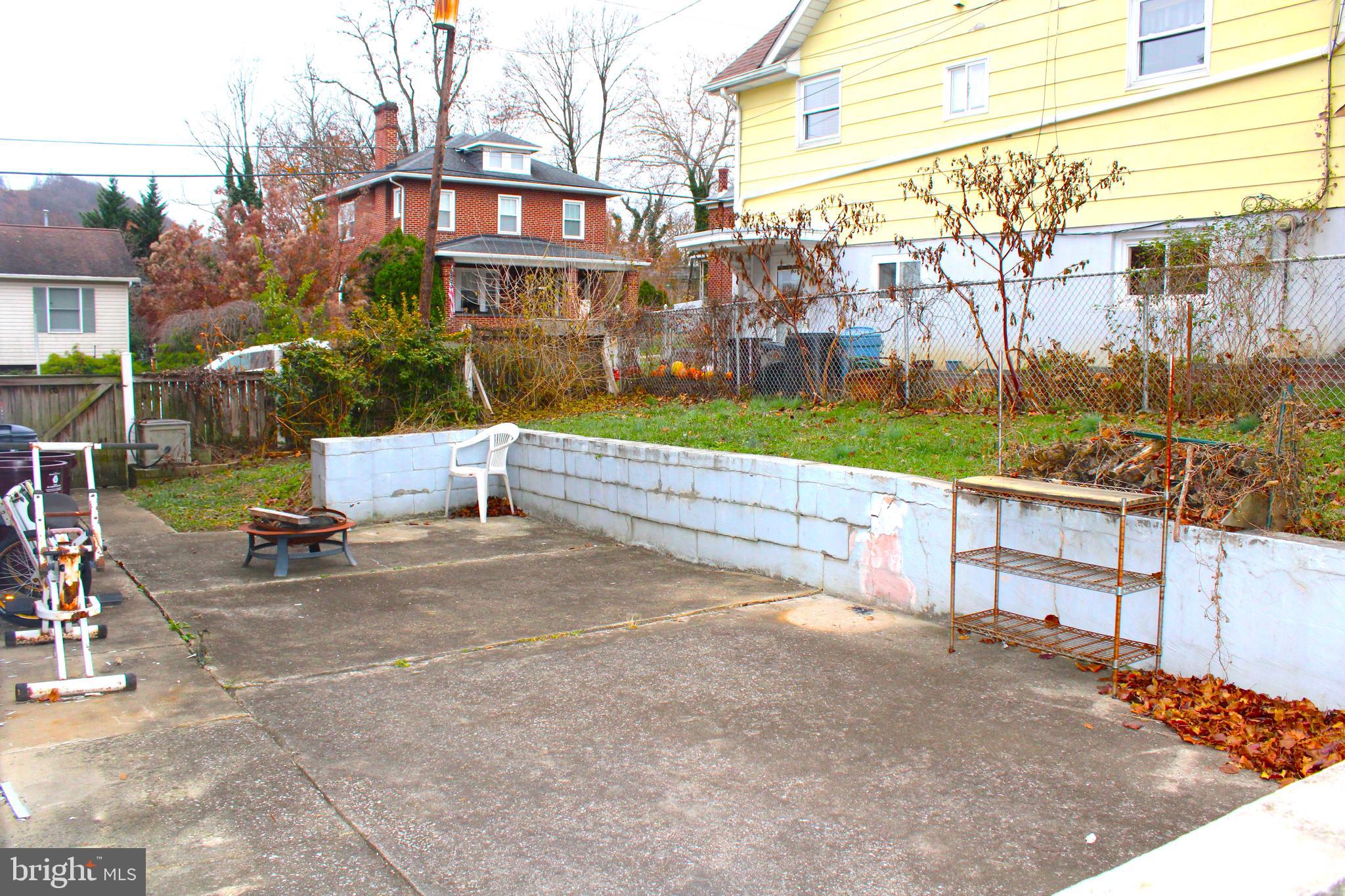 WEST SIDE - Residential