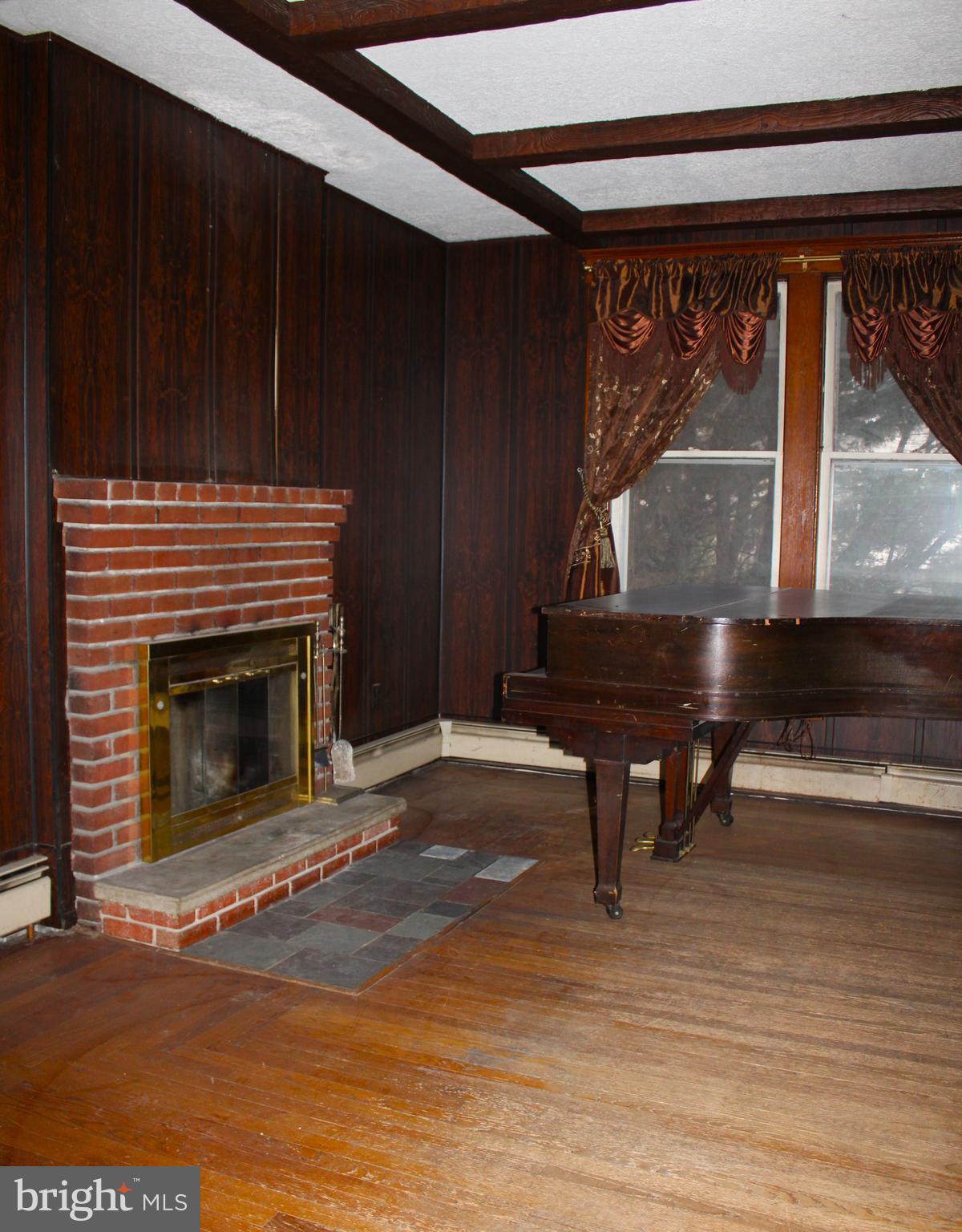 WEST SIDE - Residential