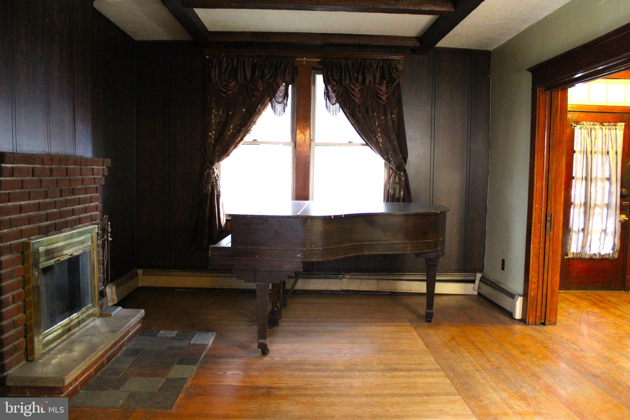 WEST SIDE - Residential