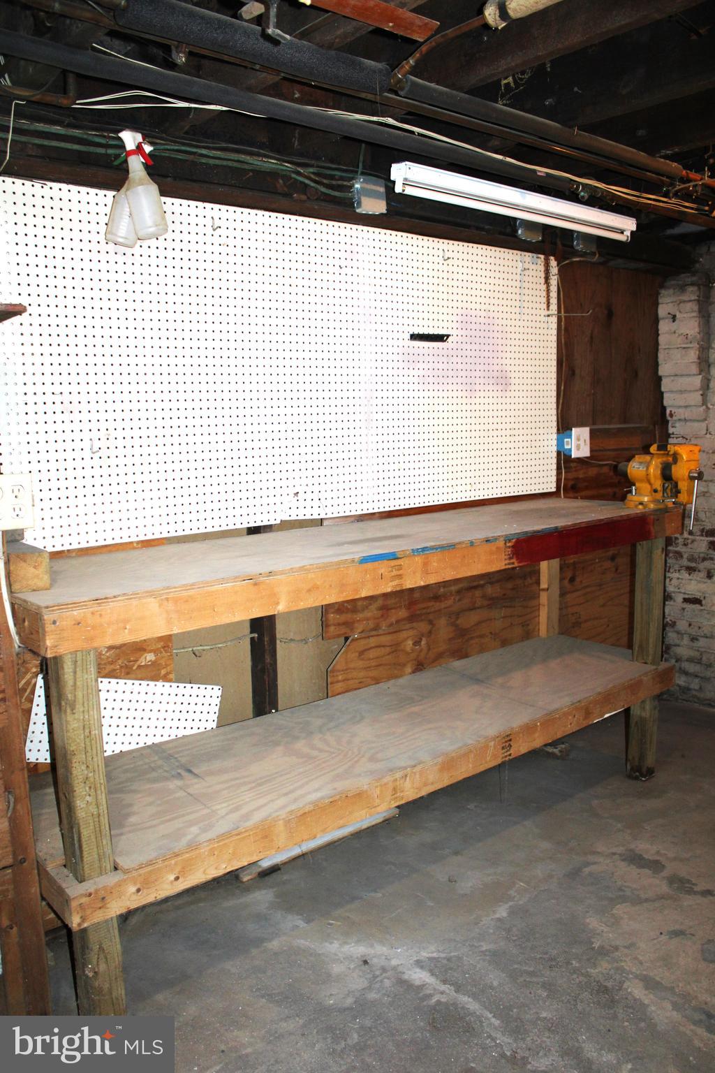 WEST SIDE - Residential