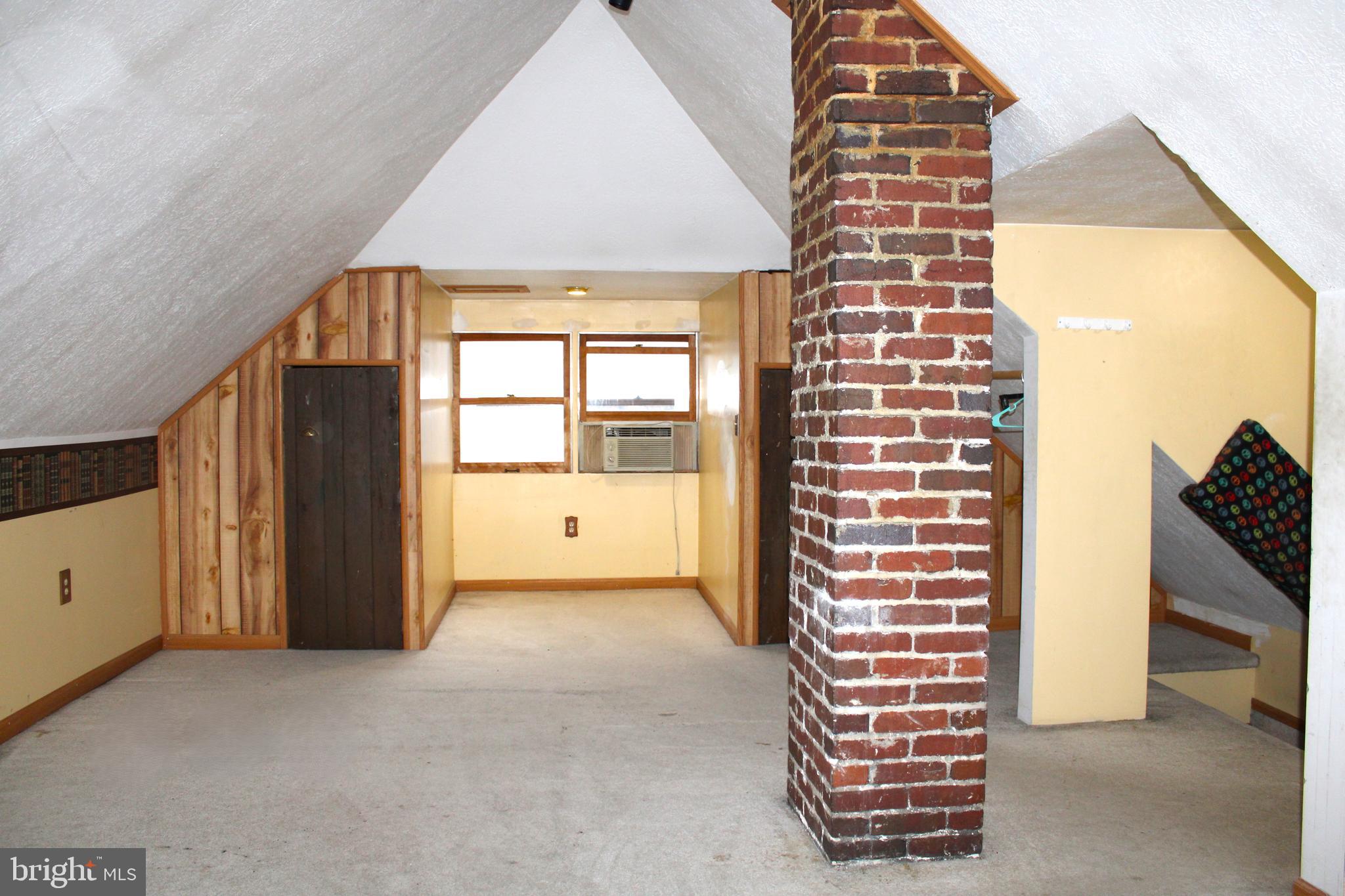 WEST SIDE - Residential